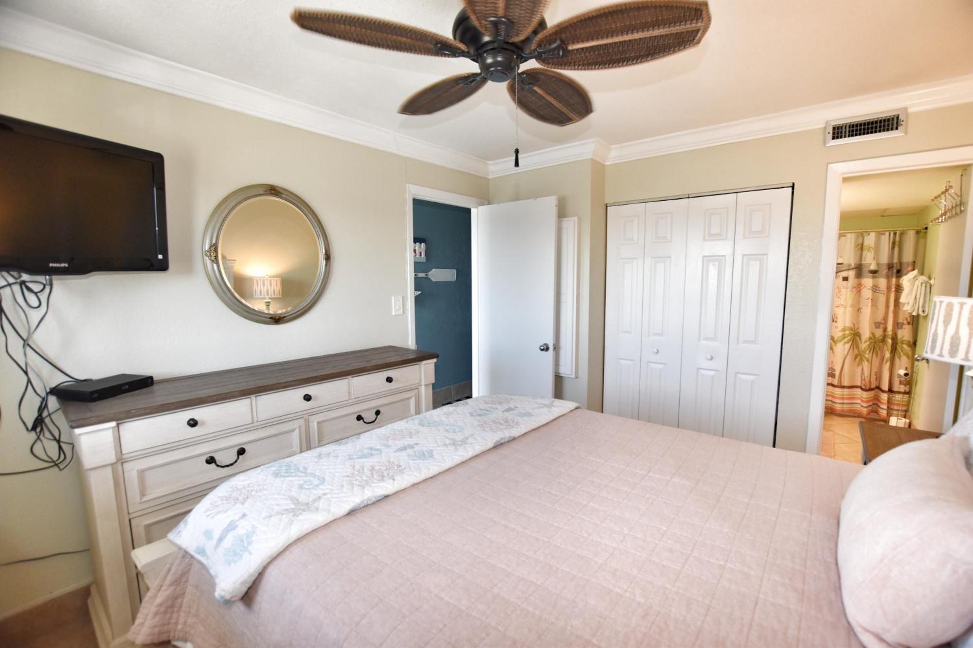 Apartment 1004 Waters Edge