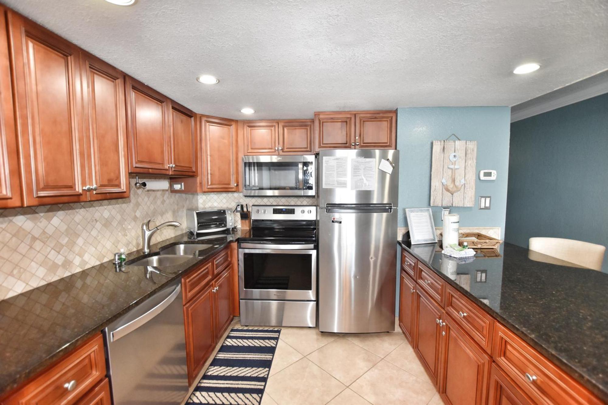 1004 Waters Edge
