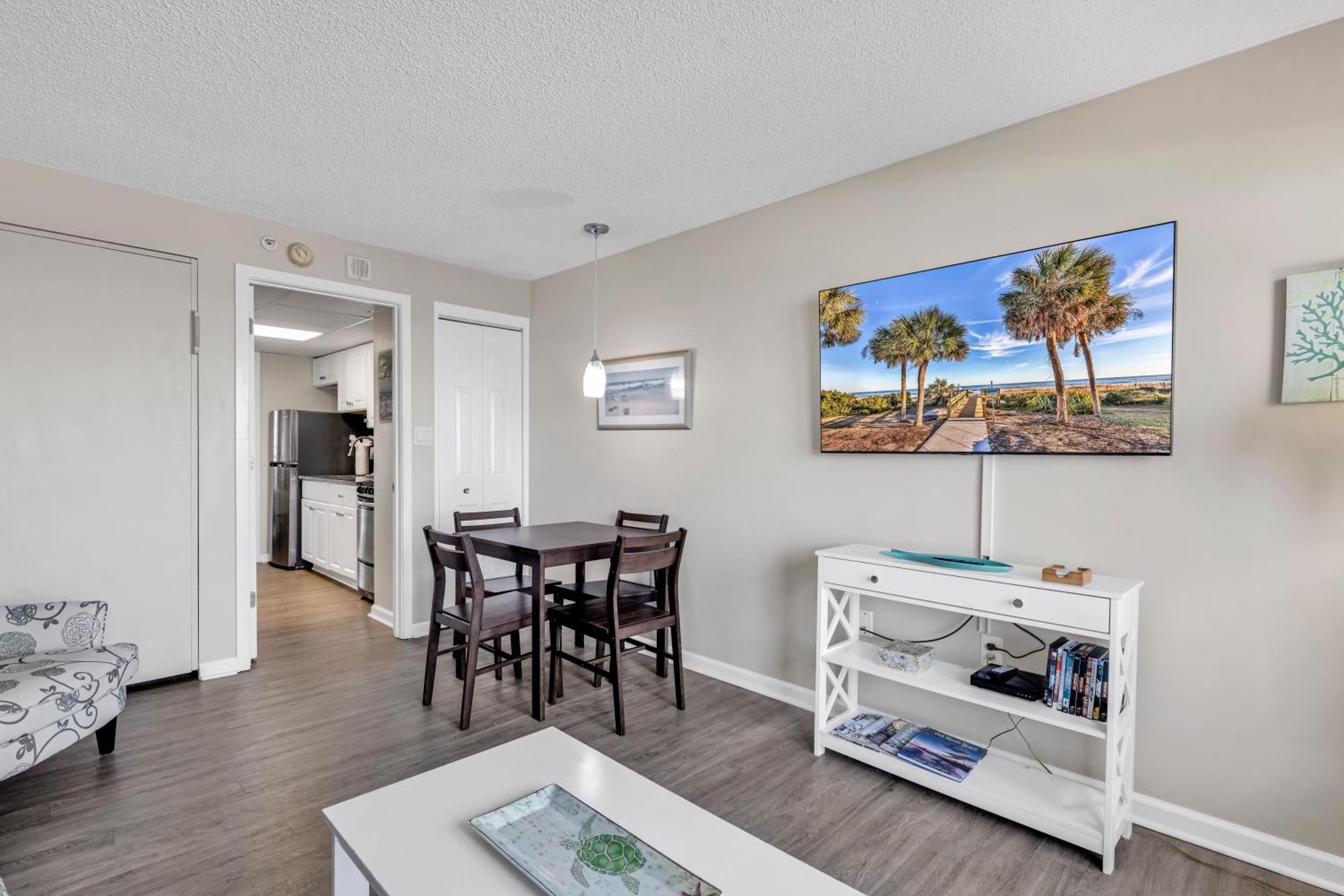 Boardwalk 537 Apartment