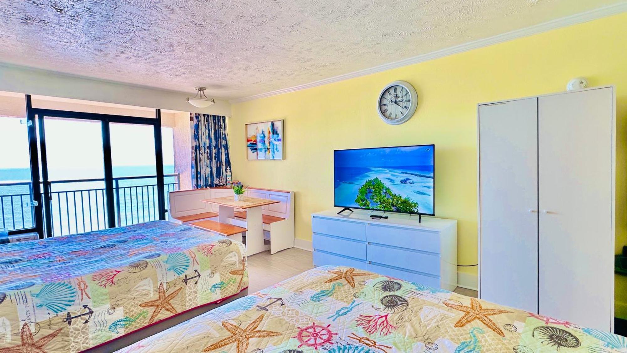 New ! Unique Oceanfront At Ocean Reef Resort-free Parking - Amazing Pools