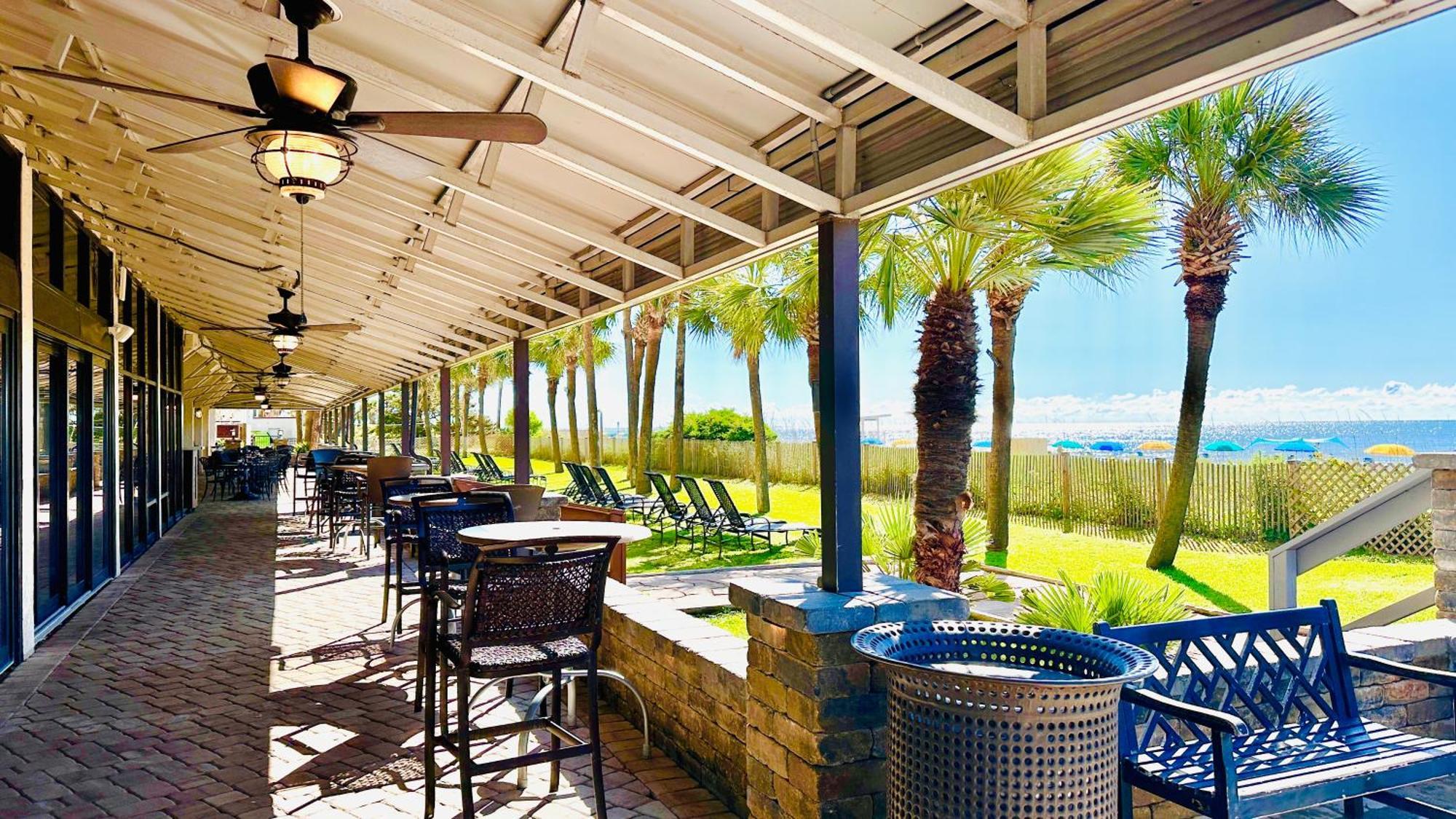 New ! Unique Oceanfront At Ocean Reef Resort-free Parking - Amazing Pools Apartment