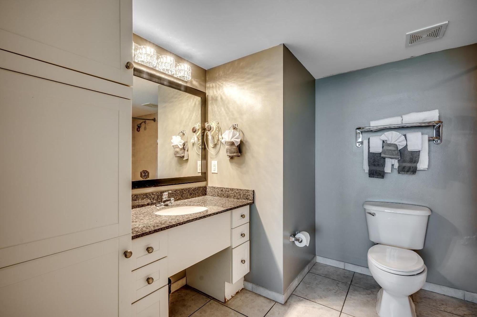 Stunning Oceanfront King On 18th Floor Centrally Located