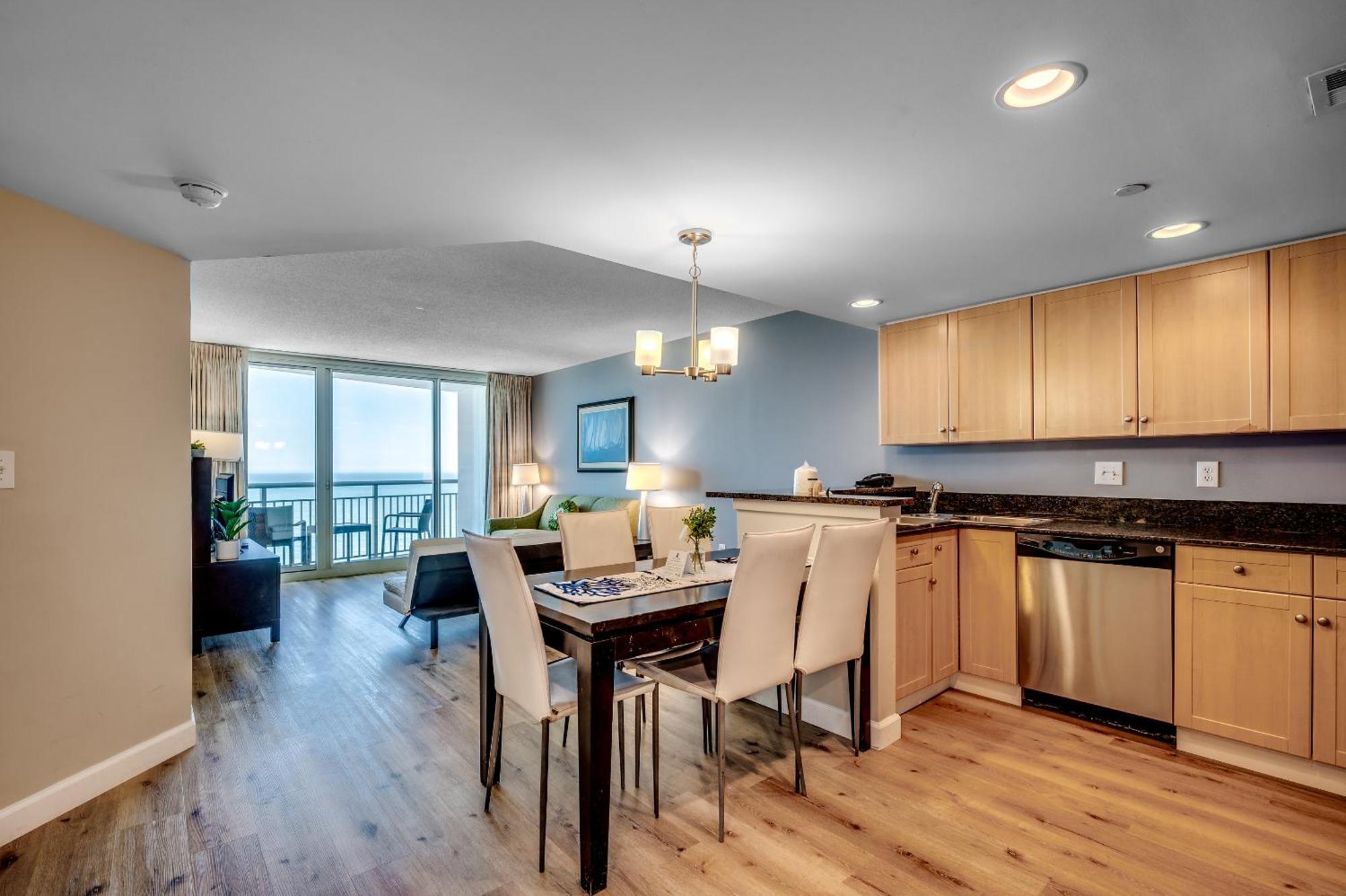 Apartment Stunning Oceanfront King On 18th Floor Centrally Located