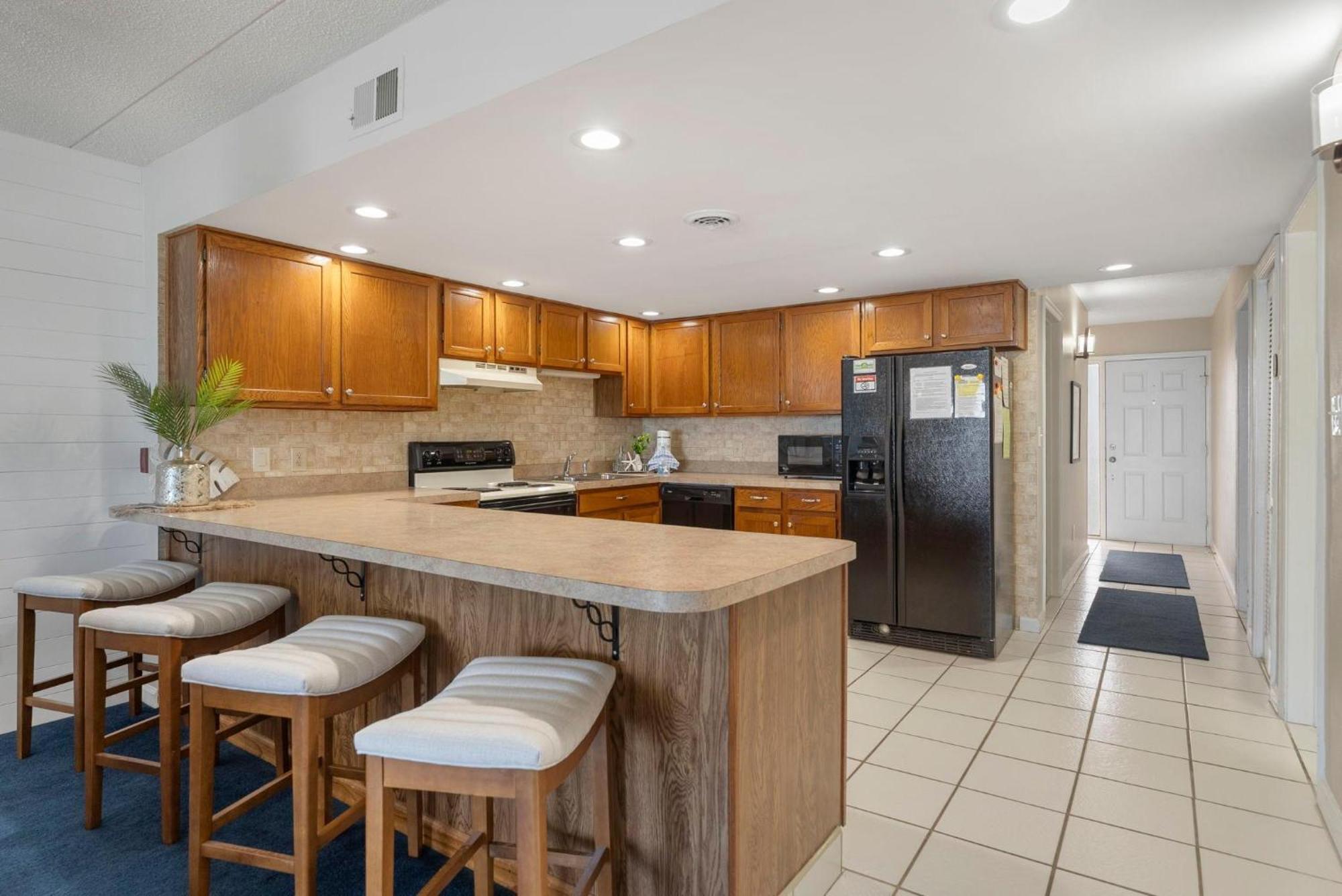 Ocean Towers Club 401 - Oceanfront - Windy Hill Section Holiday home