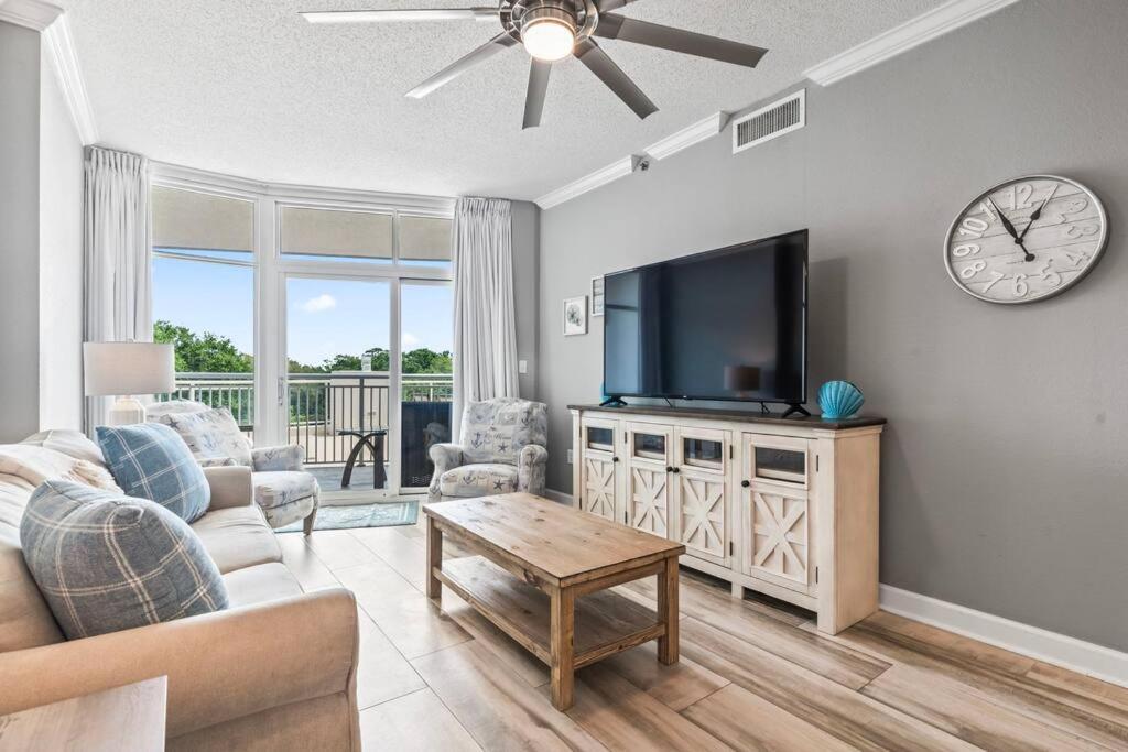Horizon At 77th ~ Sleeps 8 ~ 2b/2b ~ Steps To Ocean Apartment