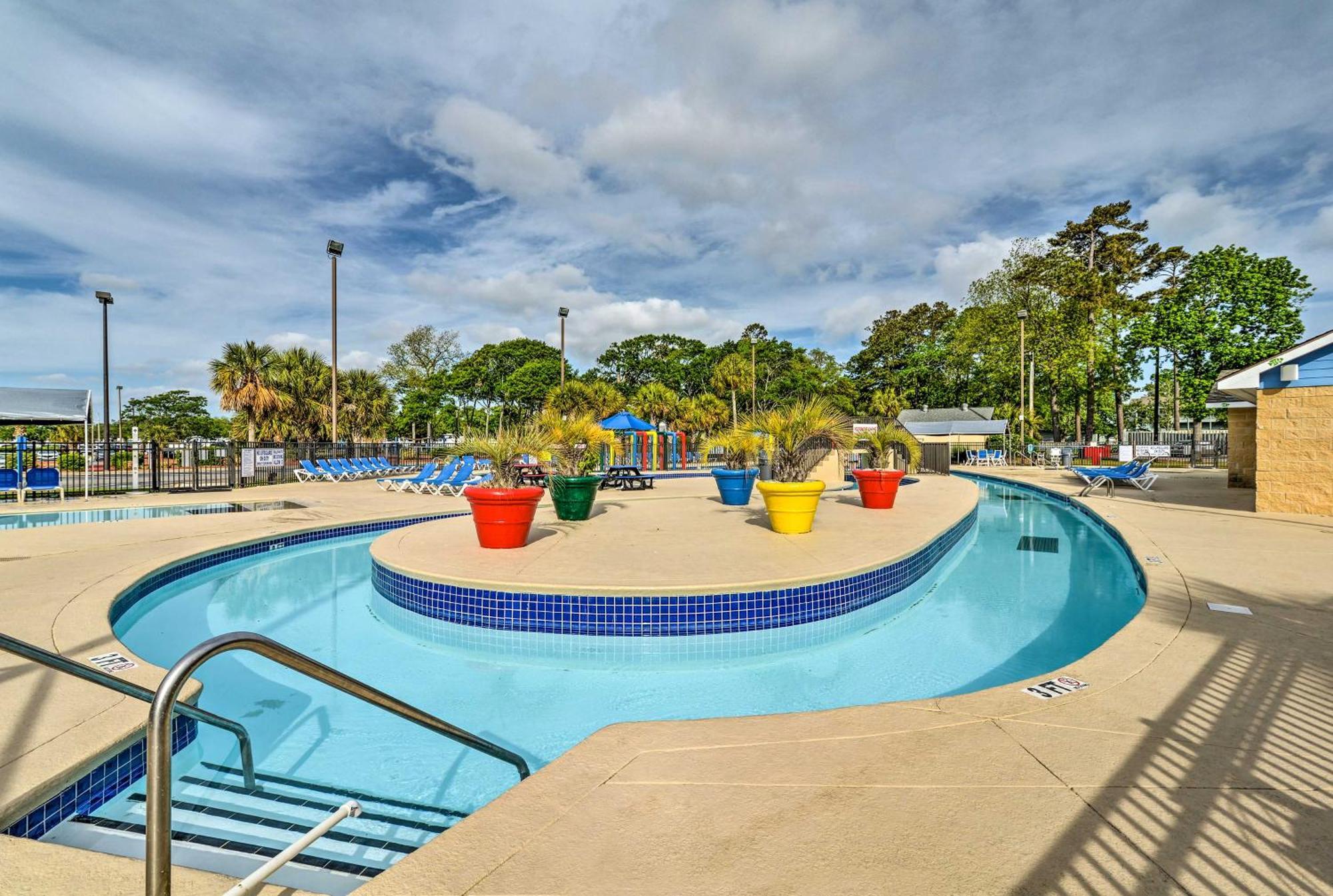 Apartment Oceanfront Myrtle With Amenities! *