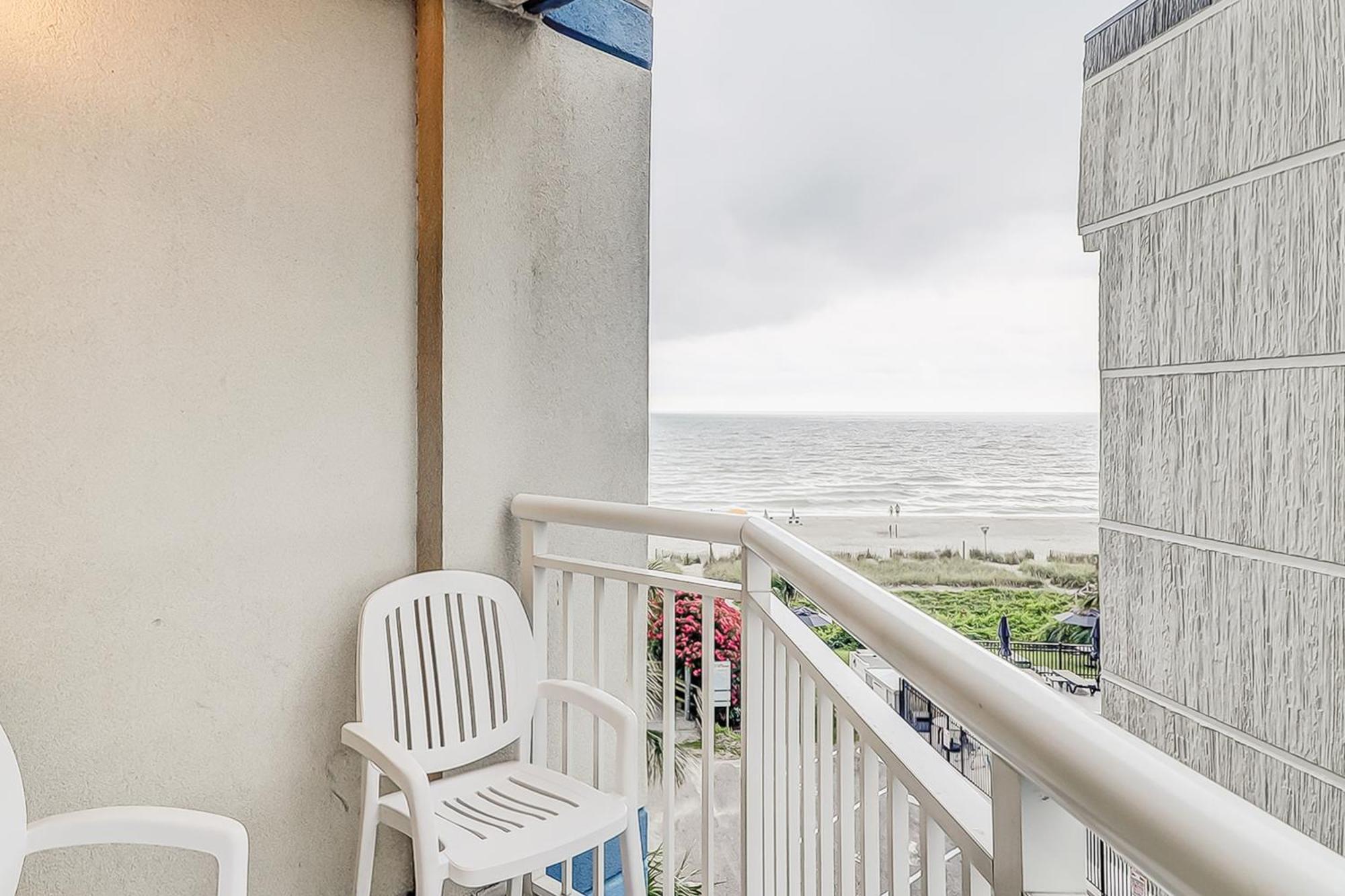 Carolinian Beach Apartment