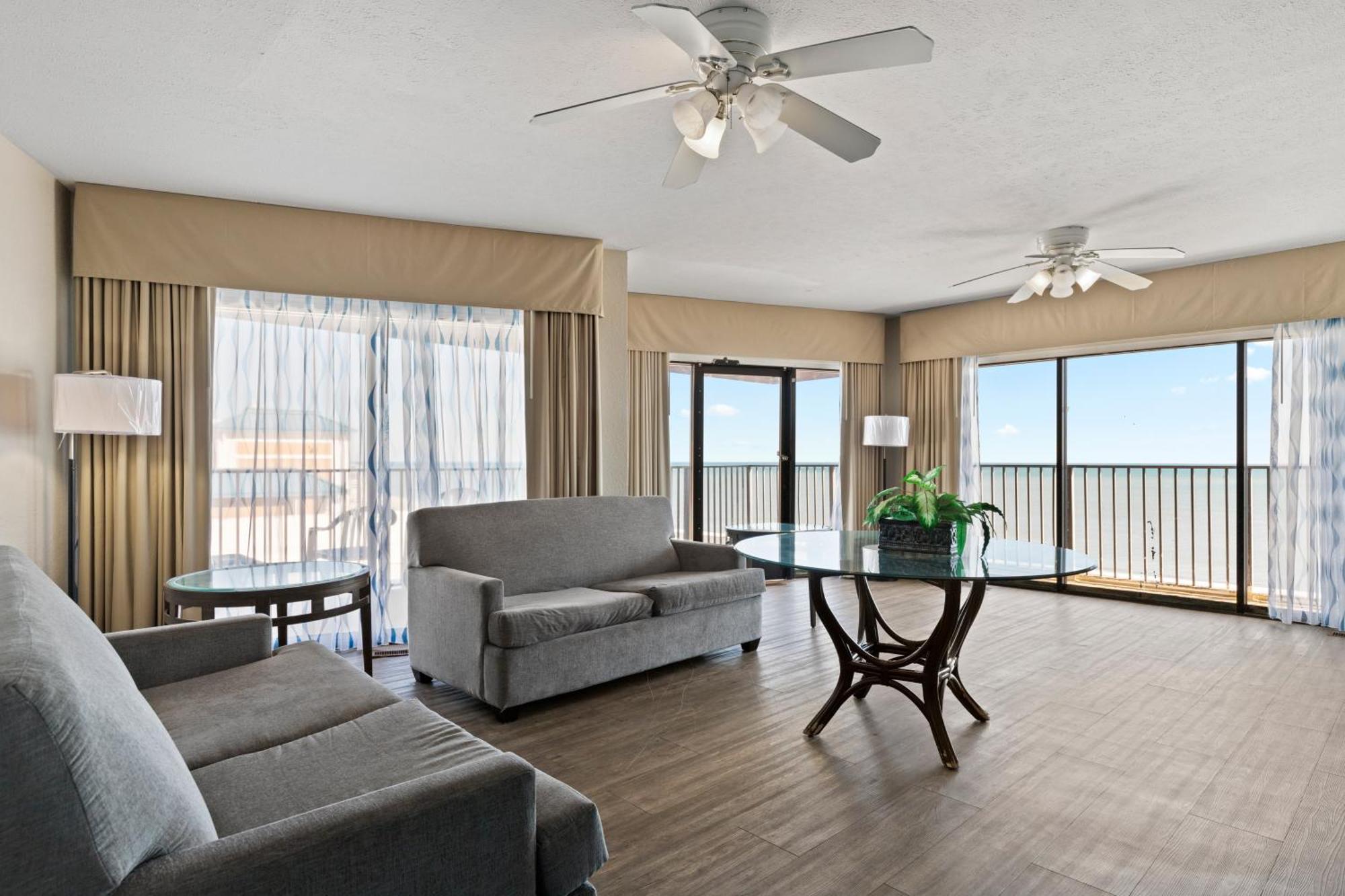 Ocean Crest And Motel 2*