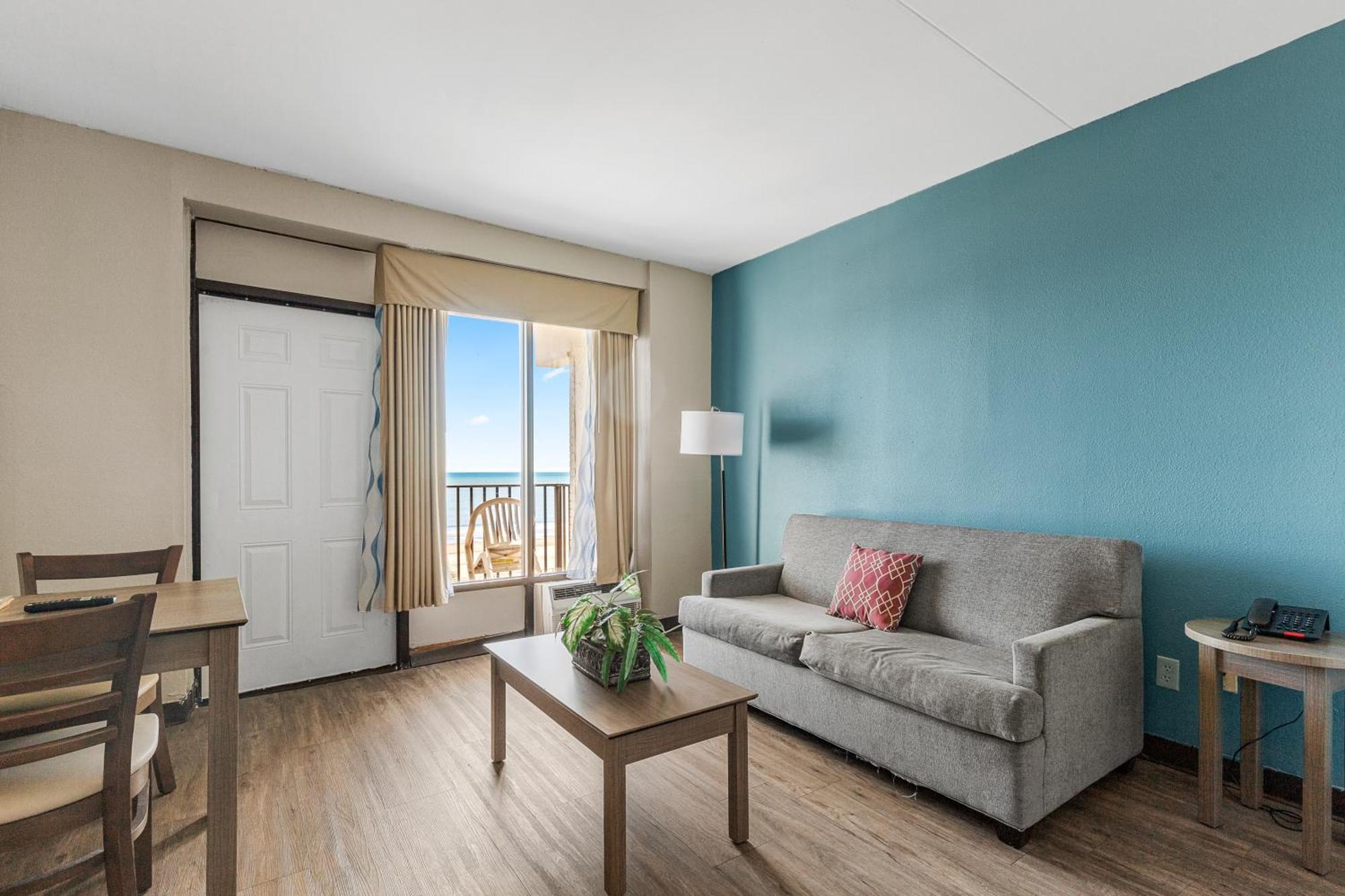 Ocean Crest And Motel 2*