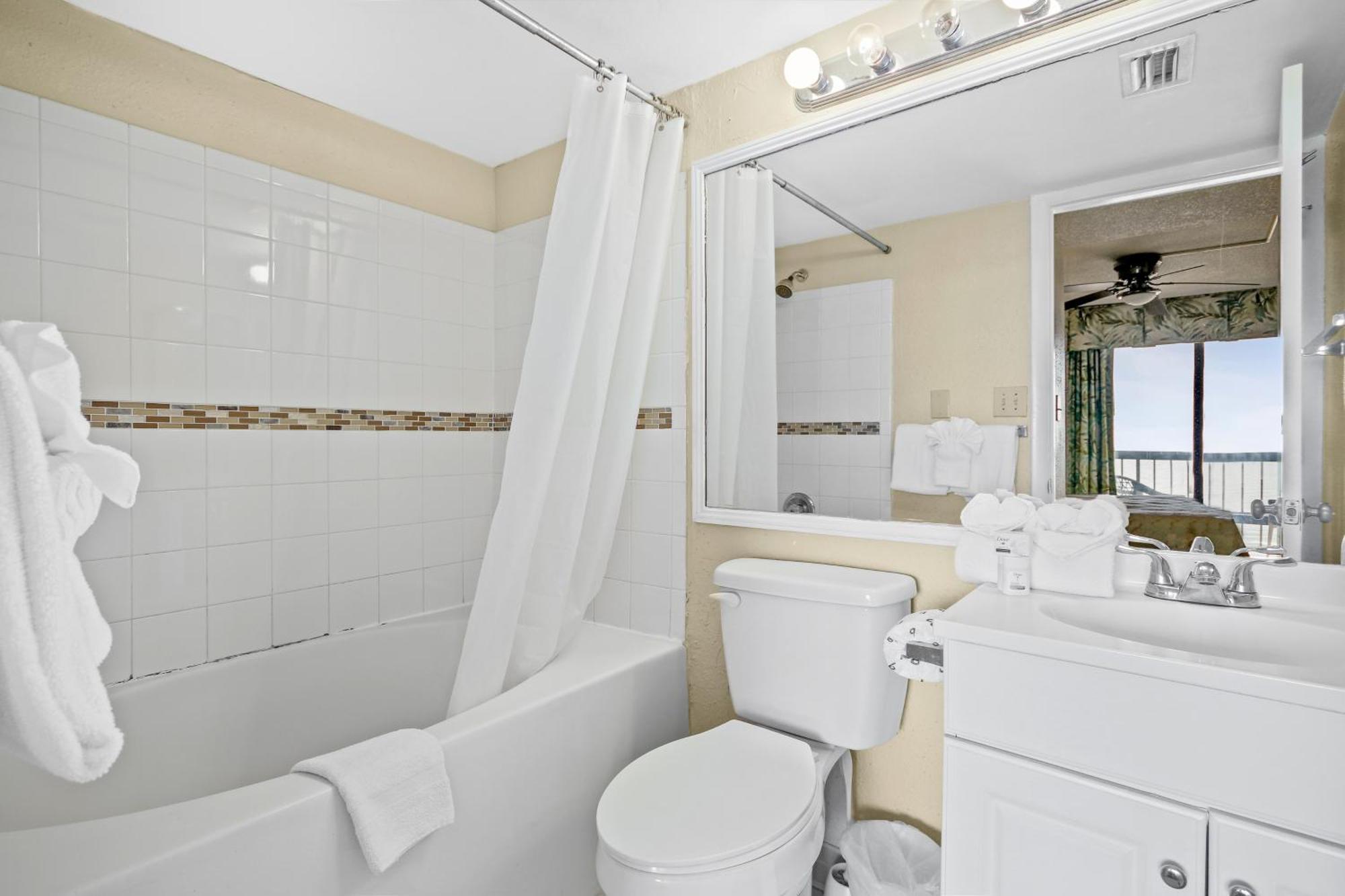 Waterpointe & Sunny Dreams Apartment *