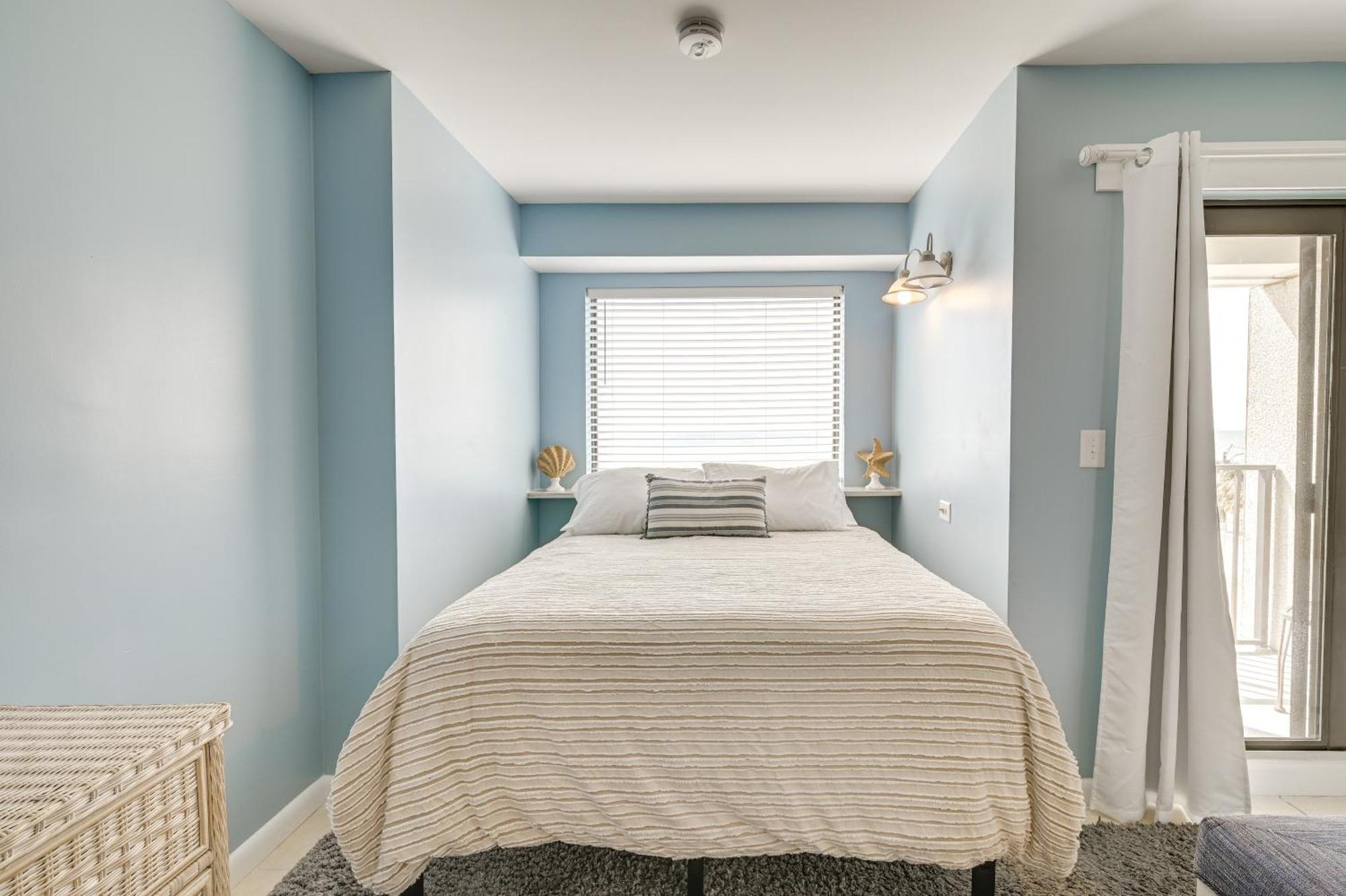 Oceanfront Myrtle With Balcony! *