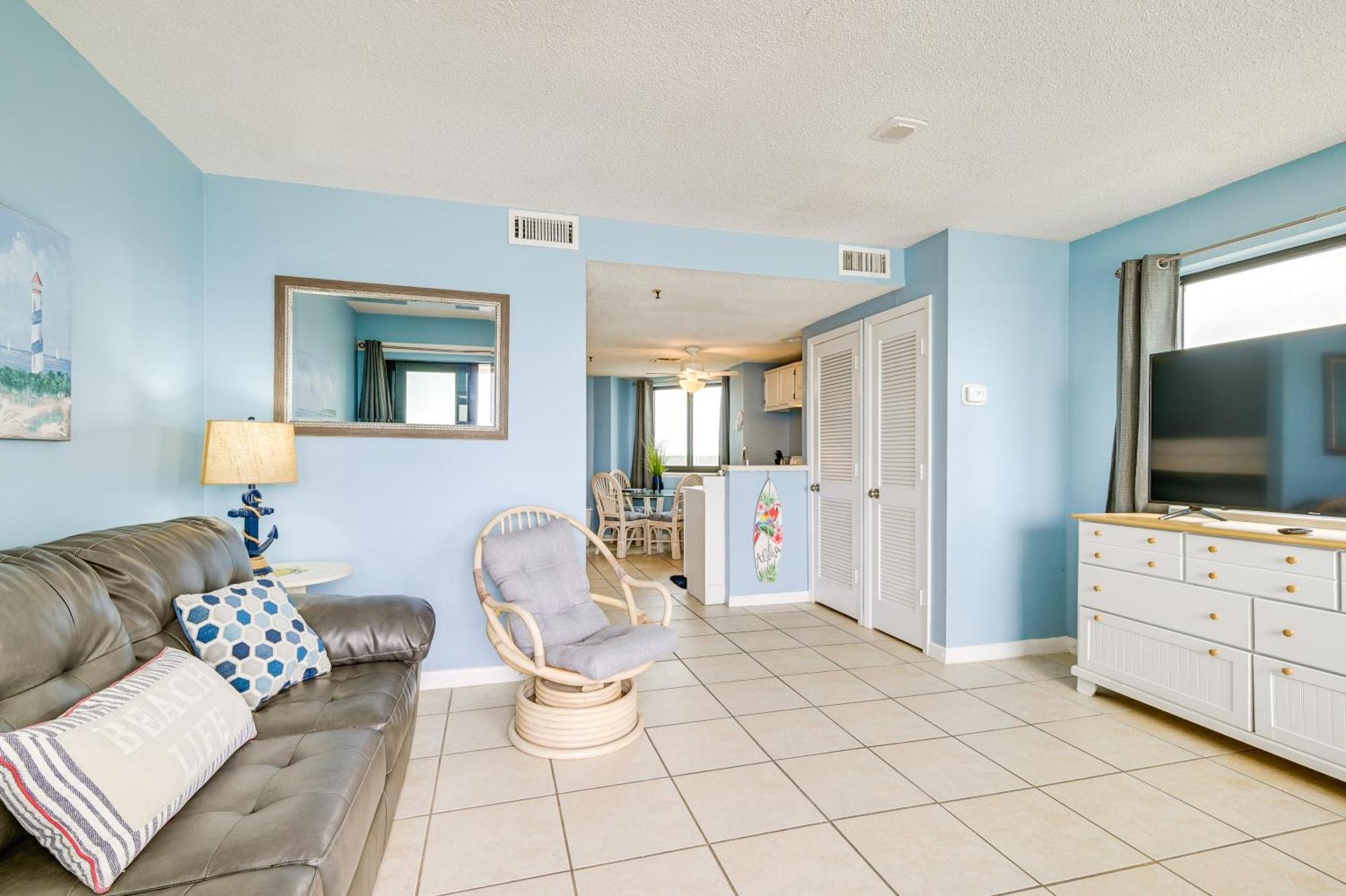 Myrtle With And Pool Access!