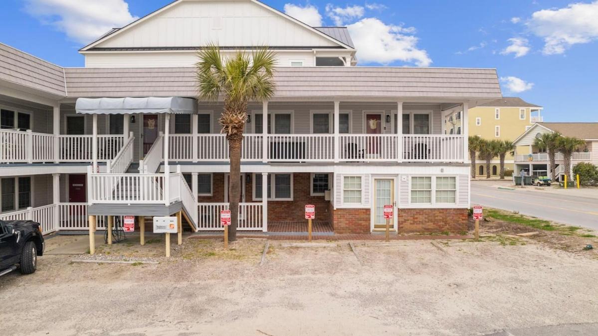 Cherry Grove Efficiency Just Steps From The Holiday home Myrtle Beach