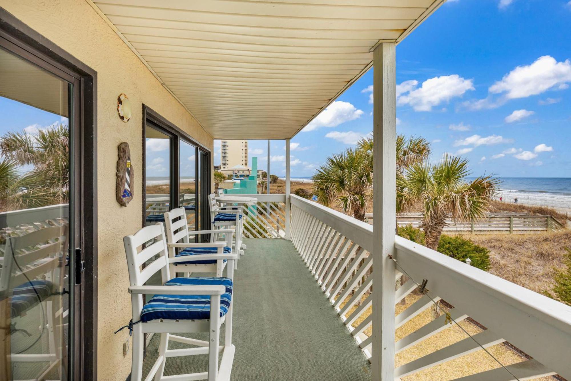 Dolphin Watch & Shore Breeze Apartment *