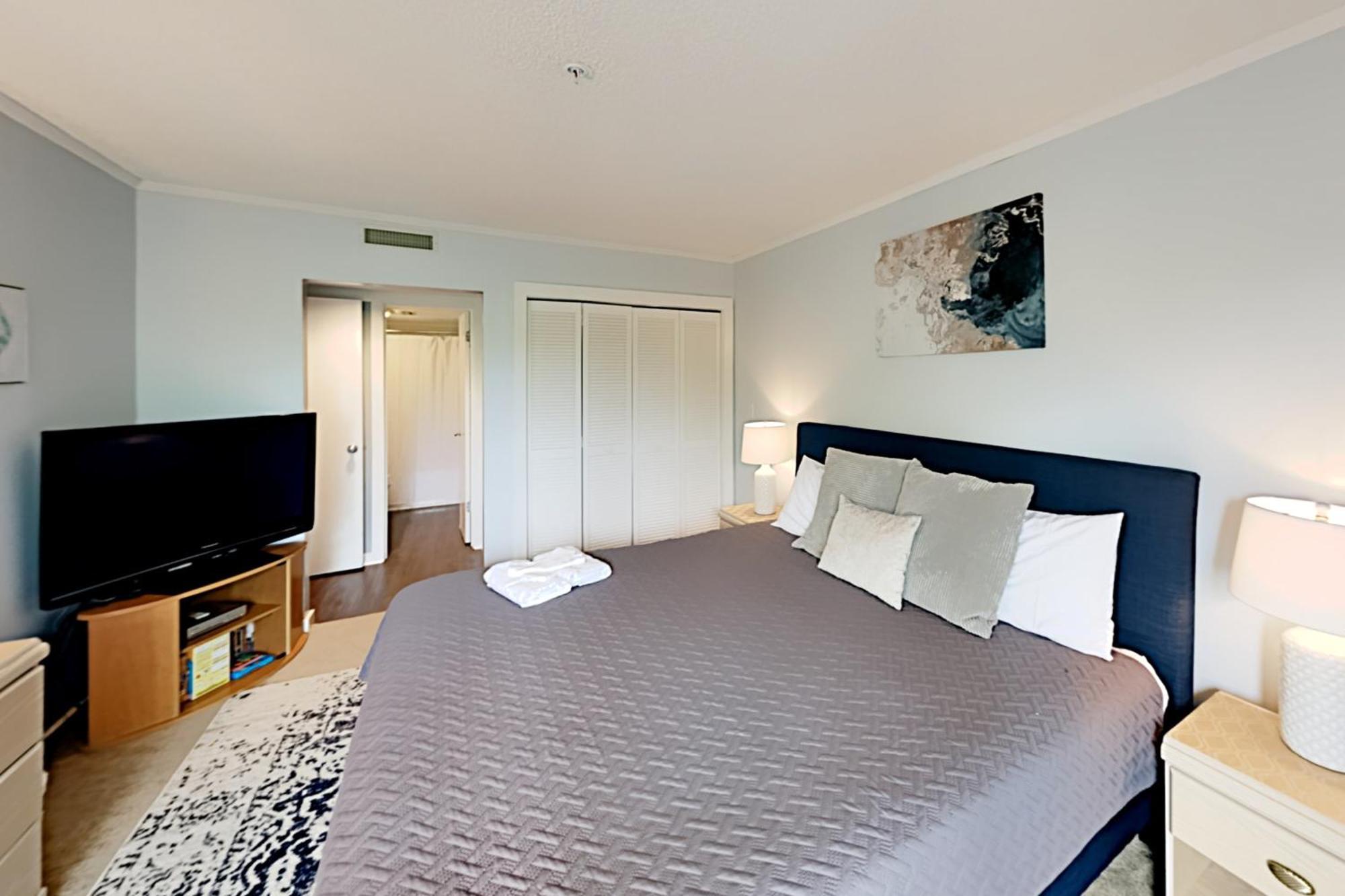 Apartment By The Sea & Fox