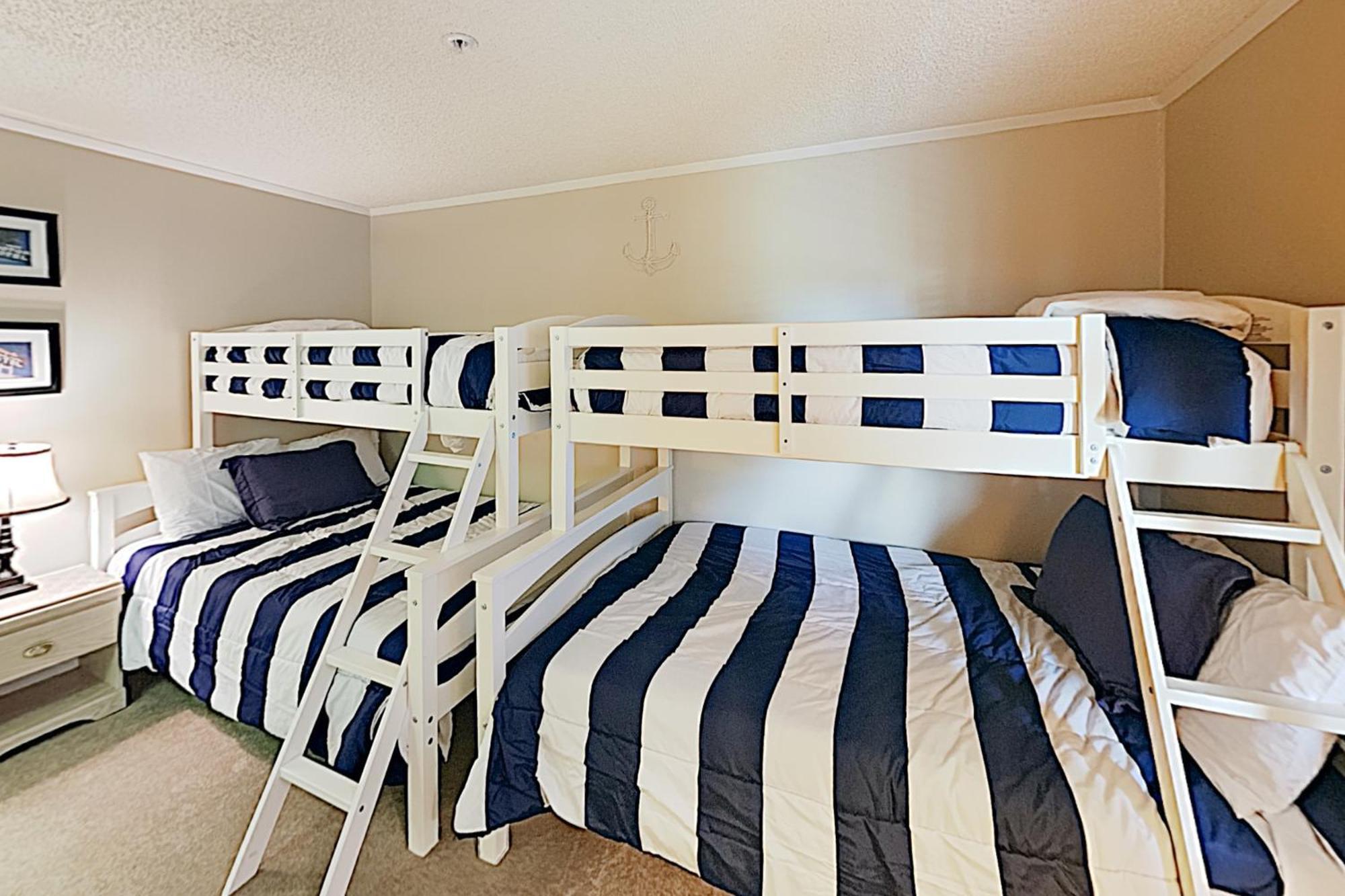 By The Sea & Fox Apartment