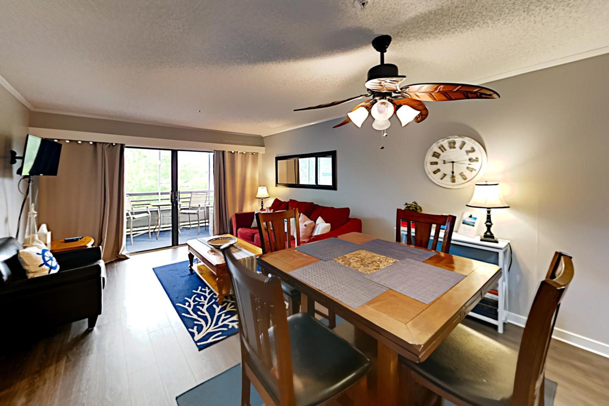 By The Sea & Fox Apartment *