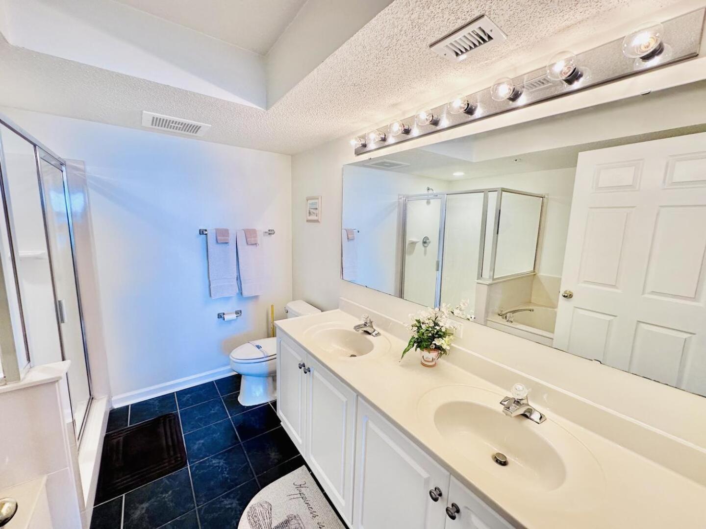 Ashworth 1604 Apartment *