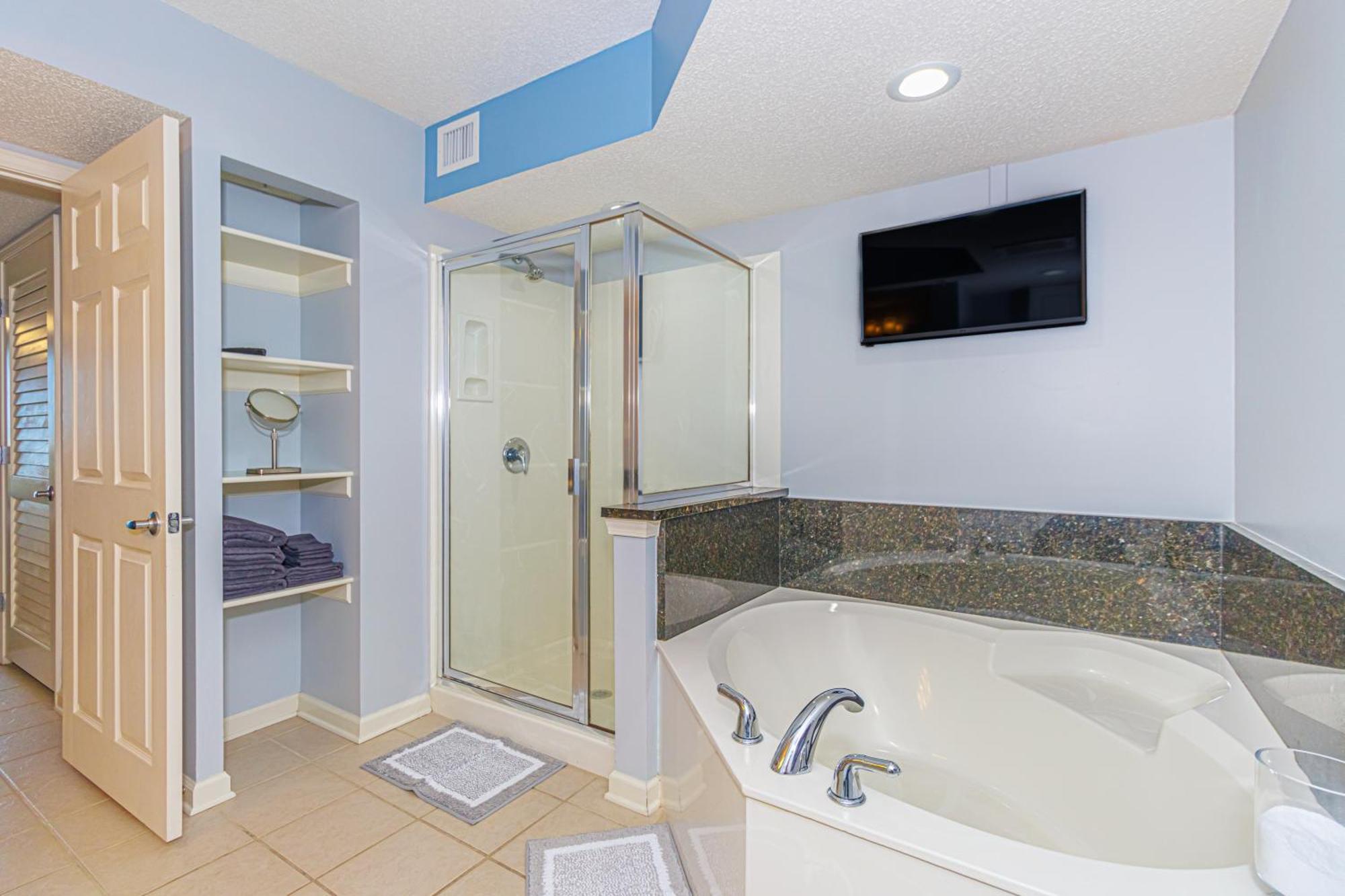 Modern At Yacht Club