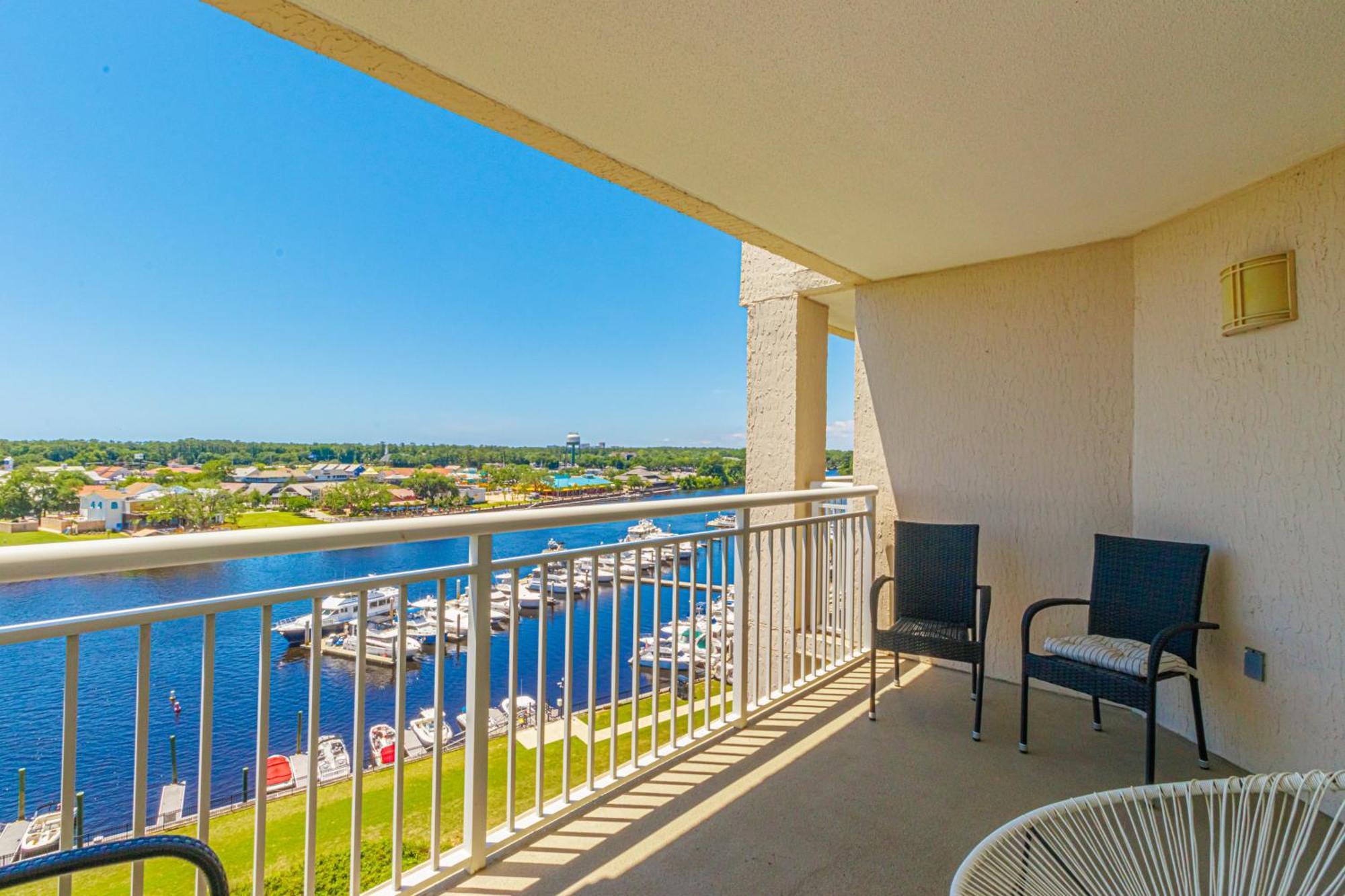 Modern At Yacht Club Apartment *