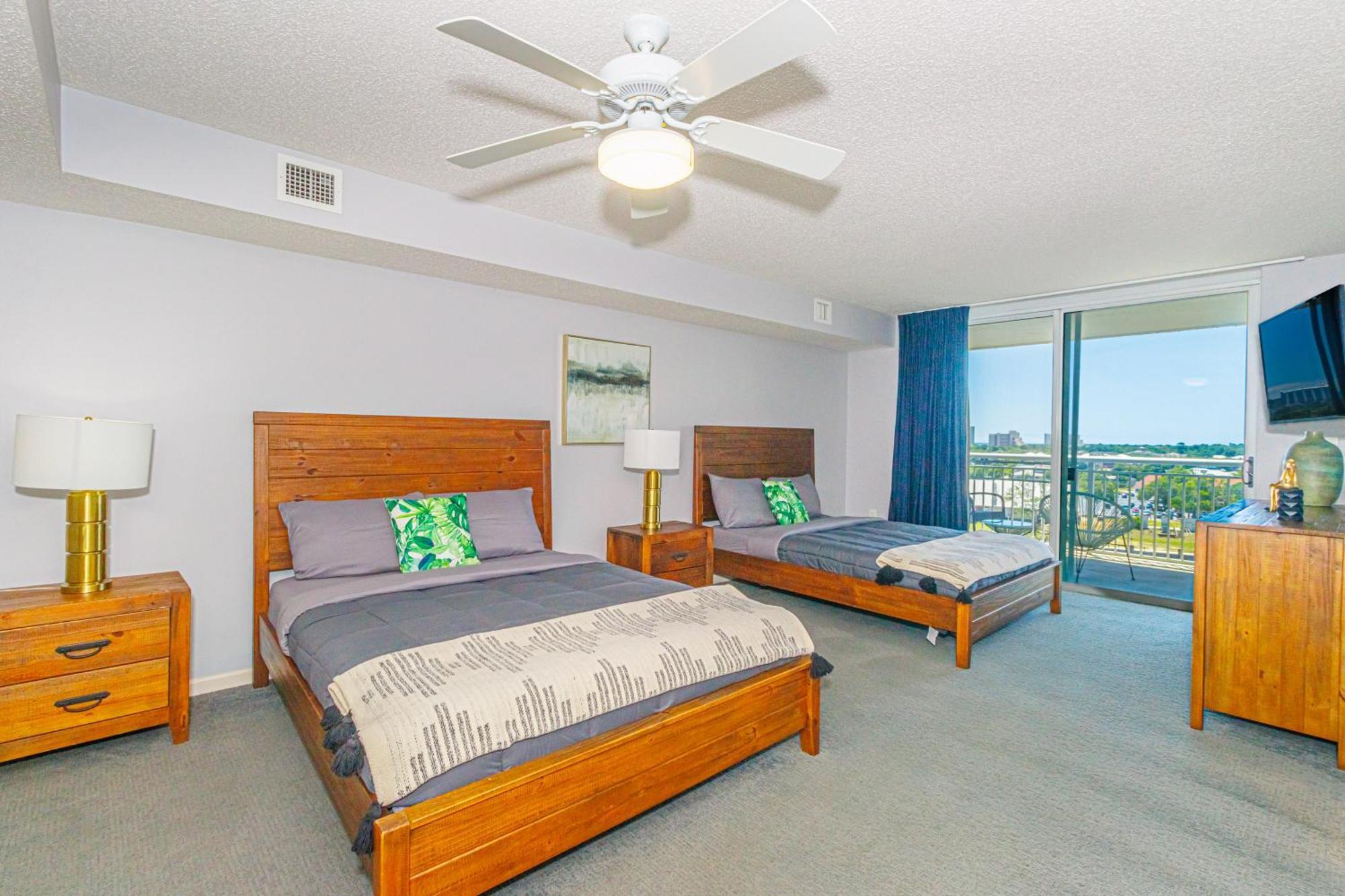 Modern At Yacht Club *