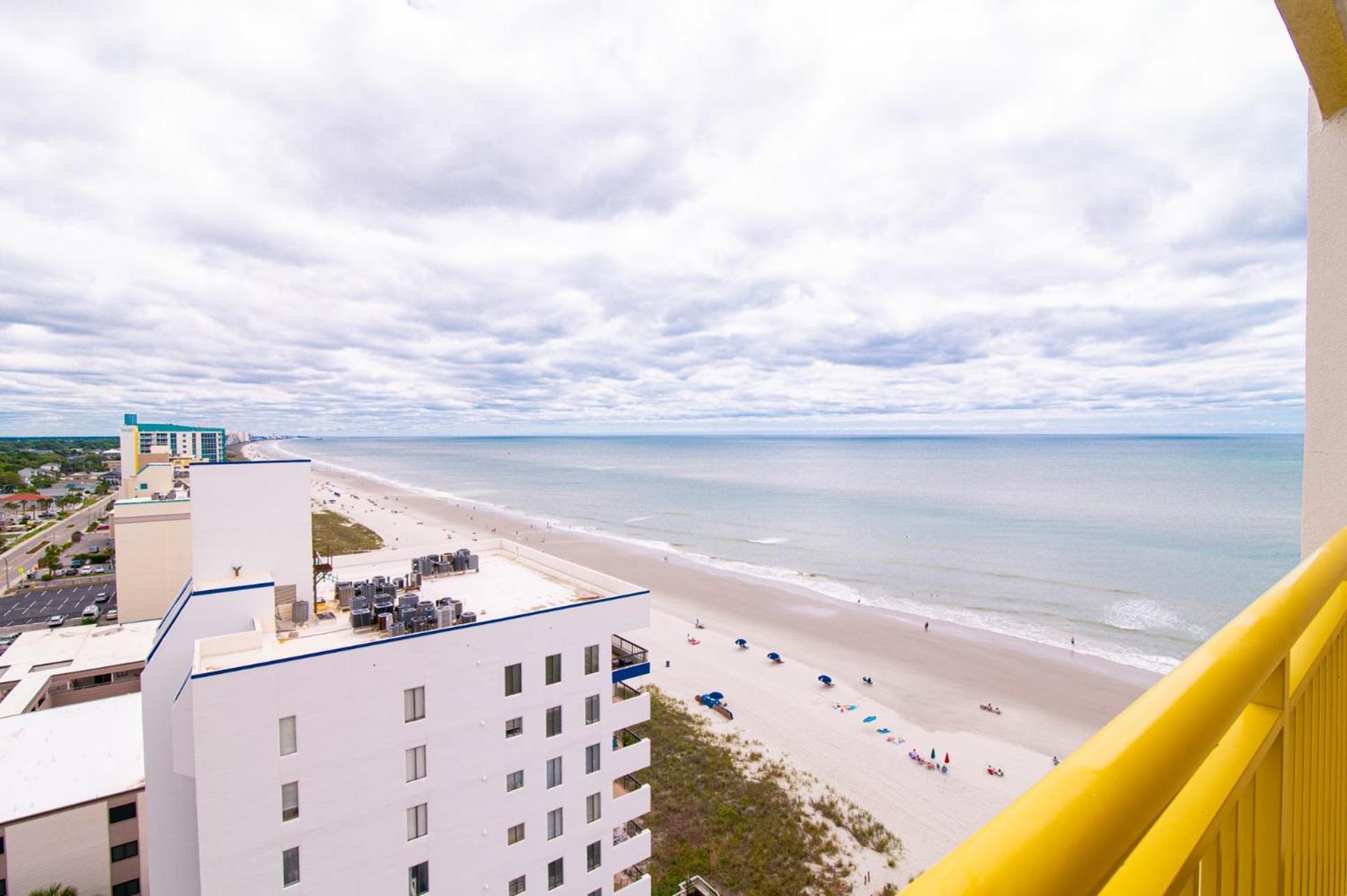 Bay Watch Luxe Oceanfront End Unit *