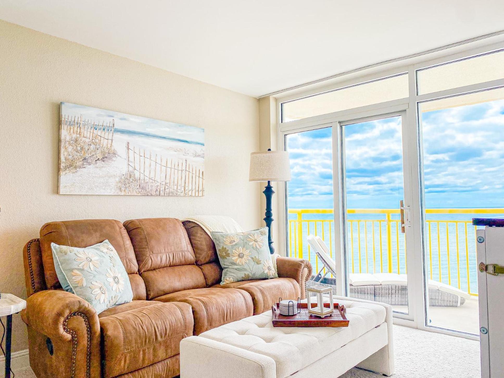 Bay Watch Luxe Oceanfront End Unit Holiday home