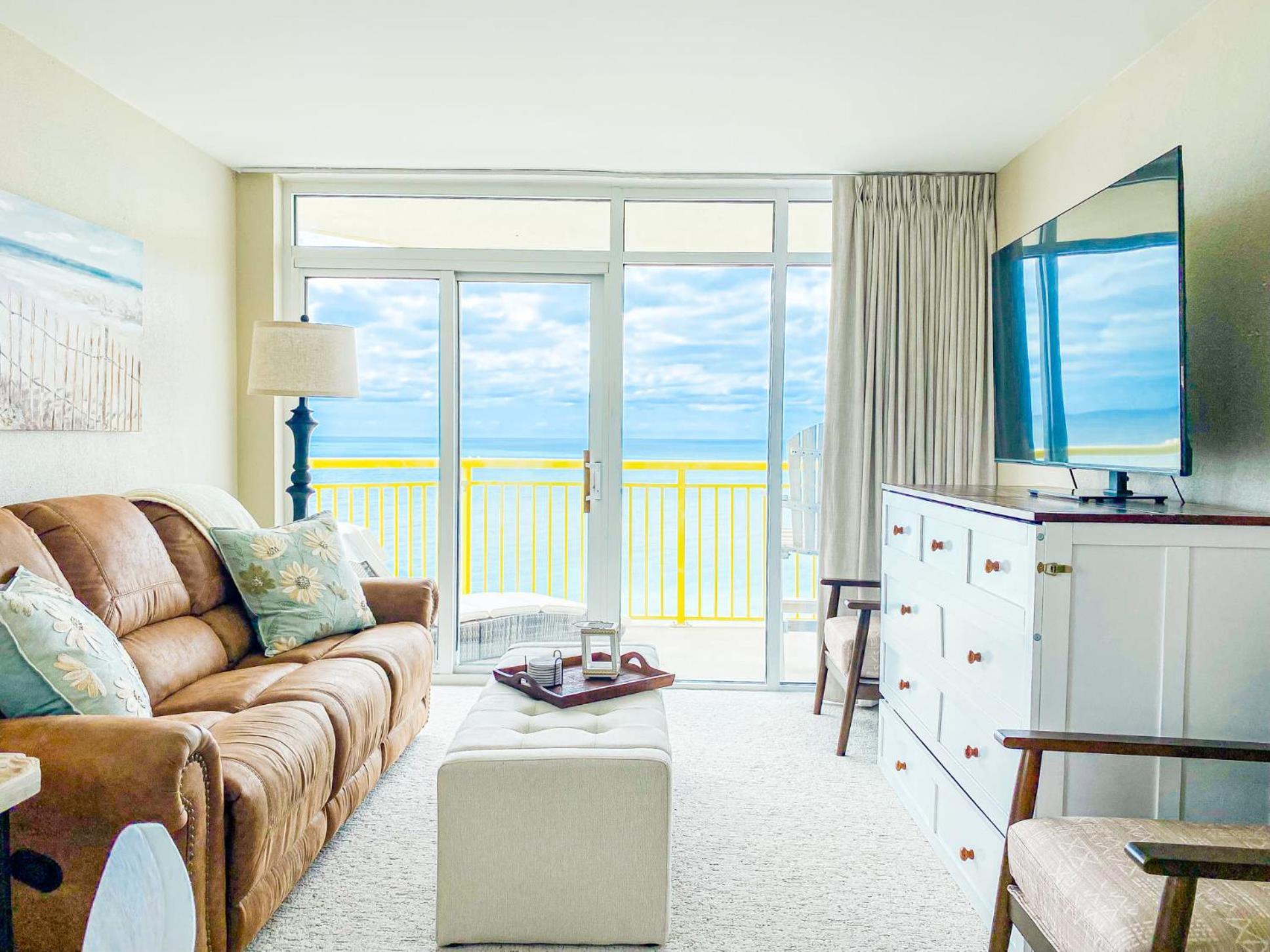 Holiday home Bay Watch Luxe Oceanfront End Unit