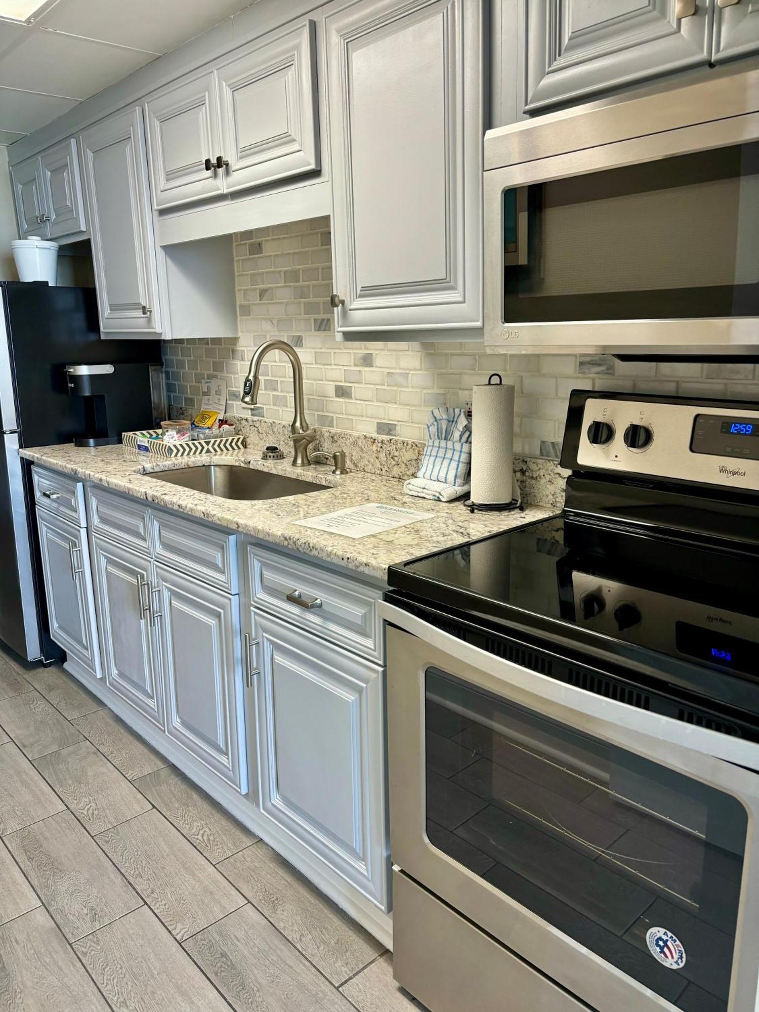 Shore Fun Oceanfront 1 Bedroom Apartment