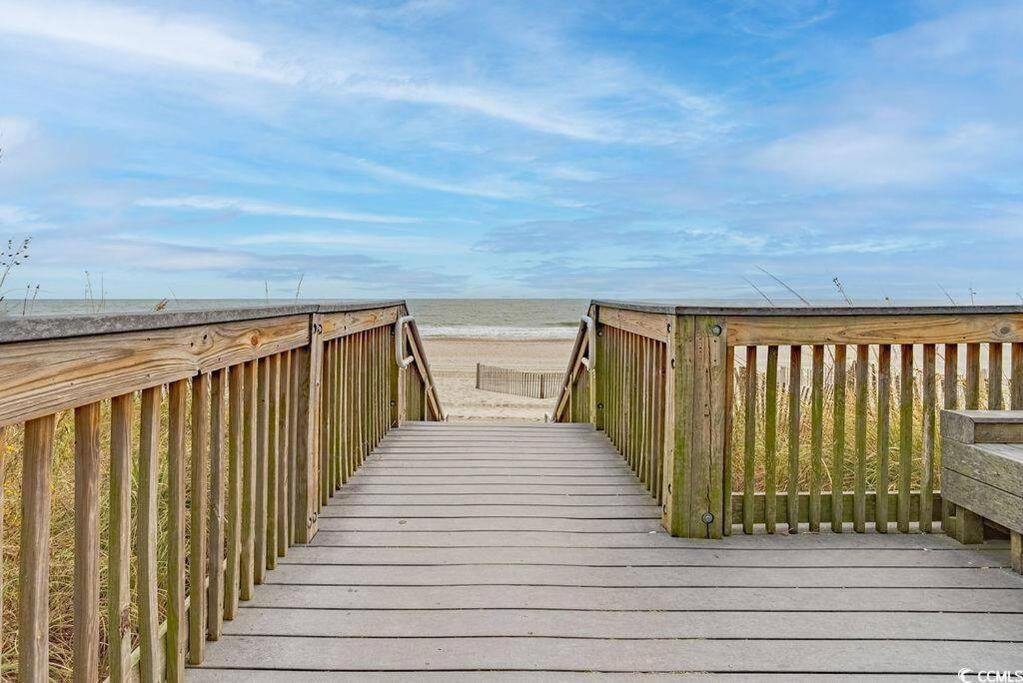 Beachfront With Stunning View Multiple Pools On Bv 15th Floor Apartment Myrtle Beach