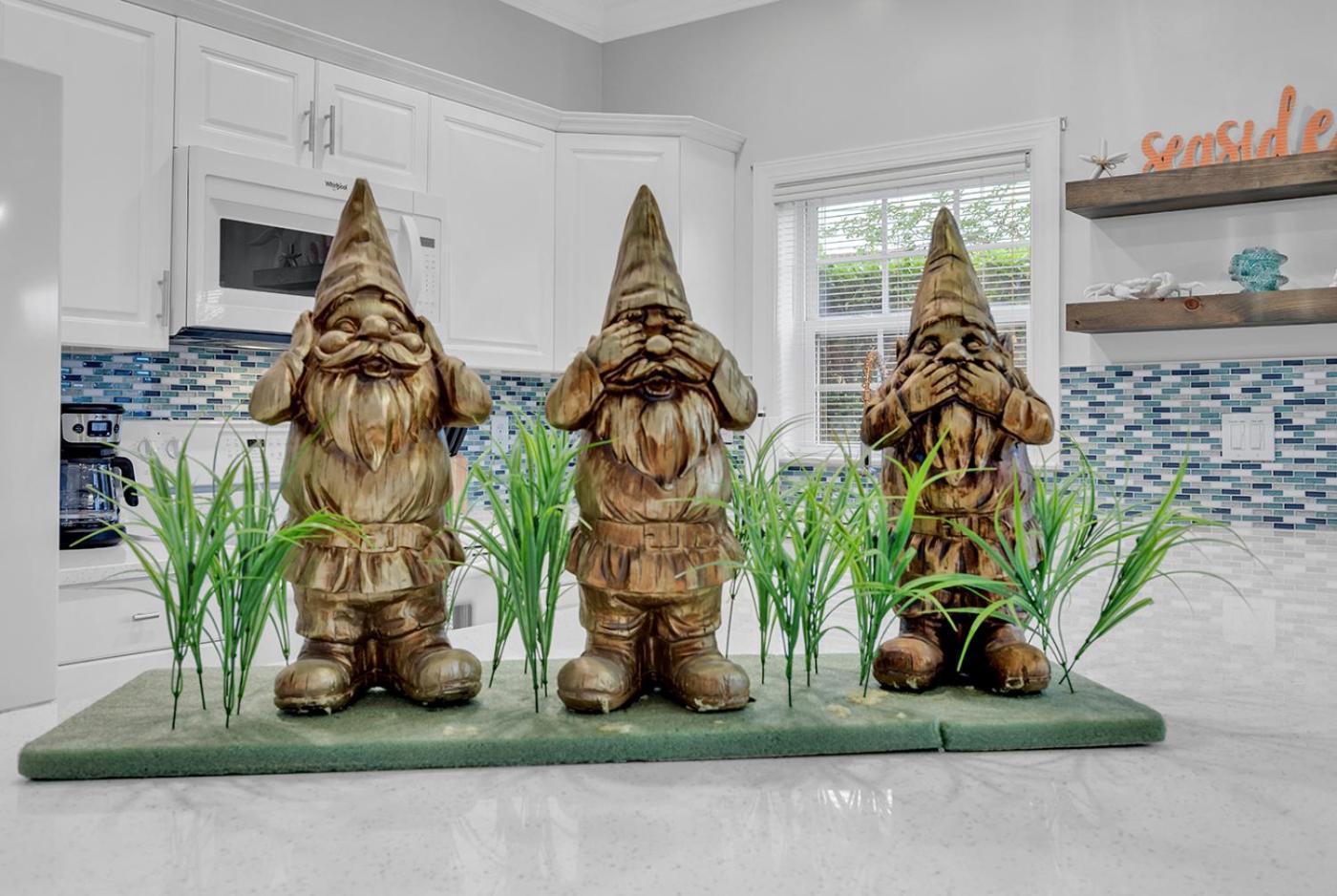 The Golden Gnomes Apartment