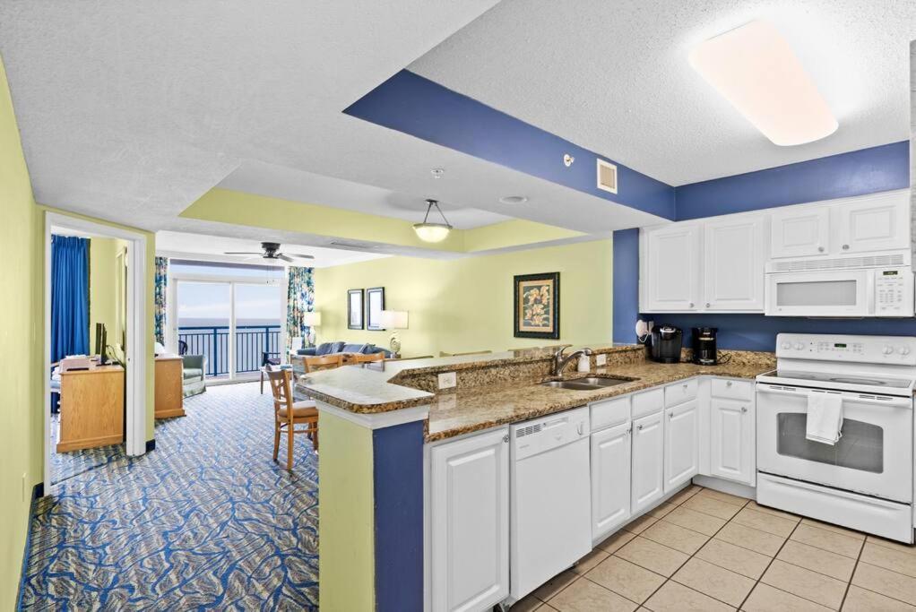 Oceanfront 3 Bedroom On Pa 14th Floor Apartment *