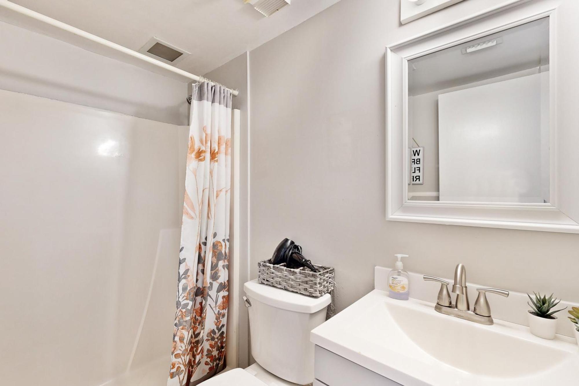 Ocean Breeze Retreat Apartment