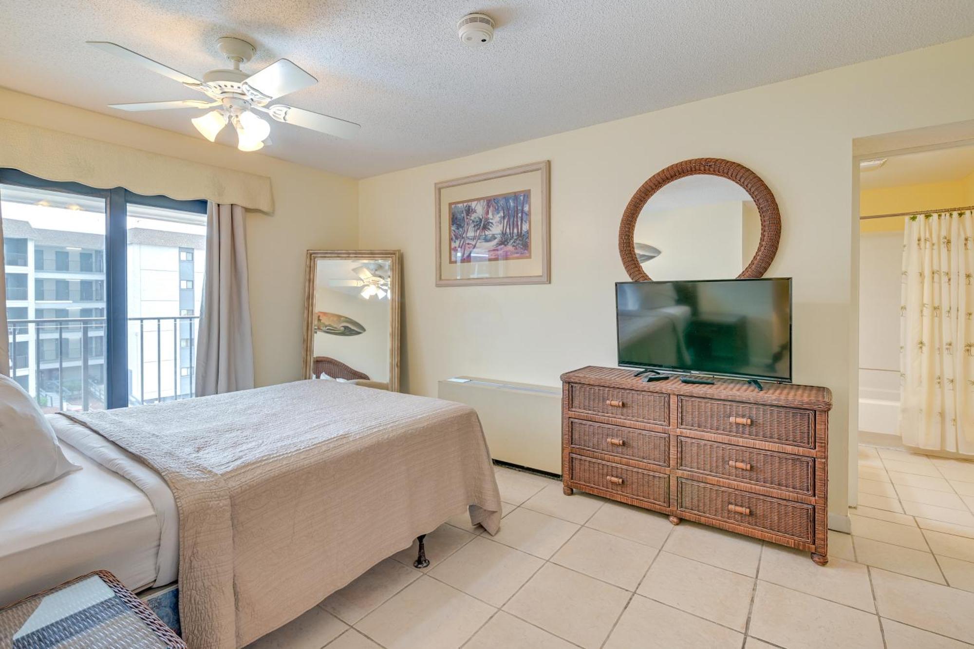 Apartment Beachfront With Pool At Myrtle Resort!