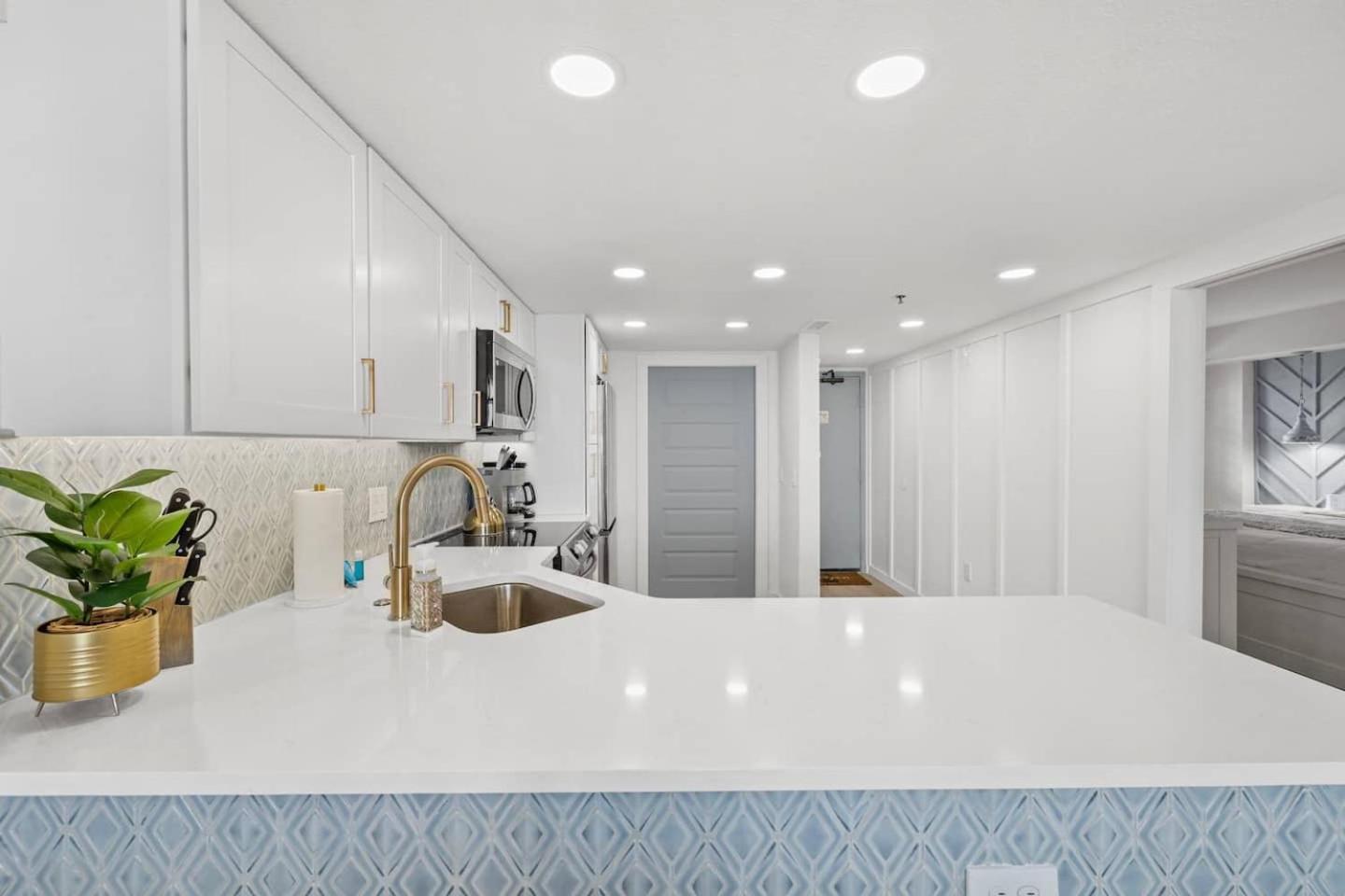 Apartment Luxury Ocean Front By Barefoot Landing *