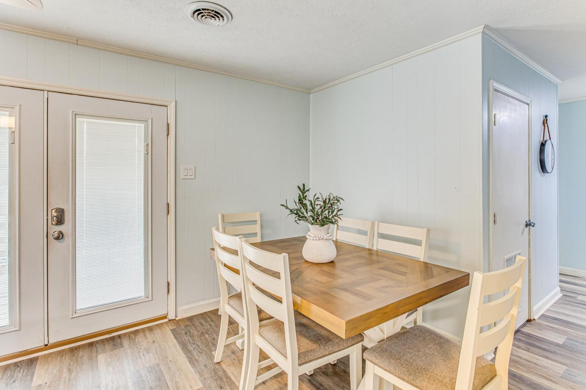 Coastal Family - Walk To The Beach And Shopping Holiday home *