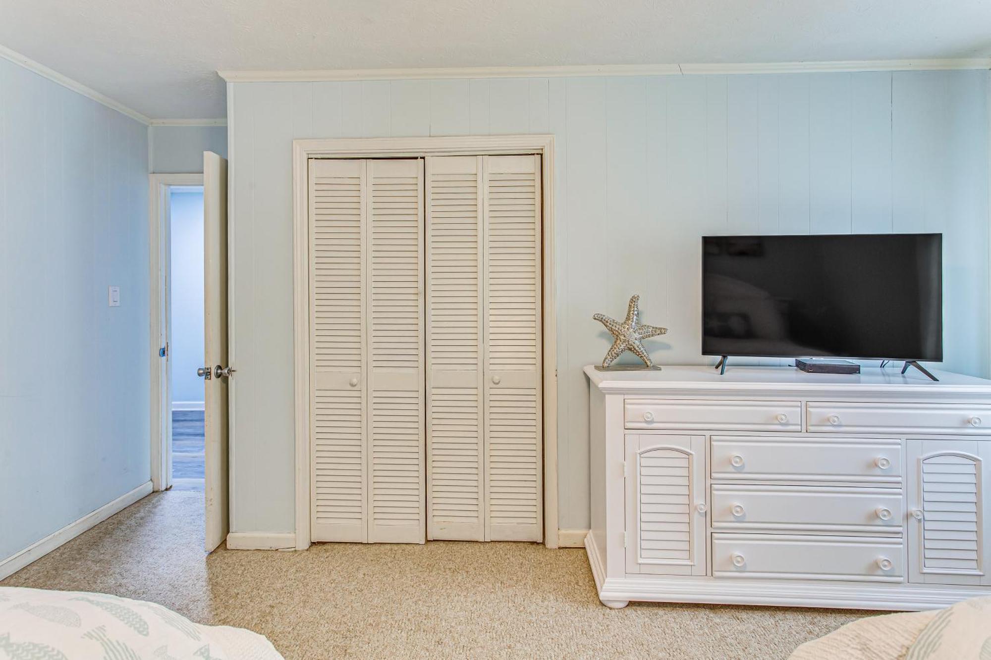 Coastal Family - Walk To The Beach And Shopping Holiday home Myrtle Beach