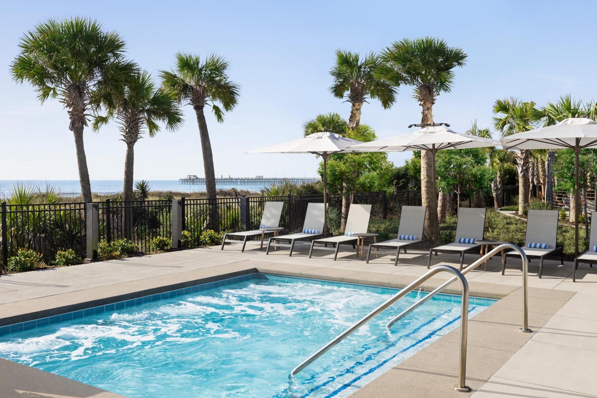 Ocean View Just Steps Away From The - 106 Brighton Apartment