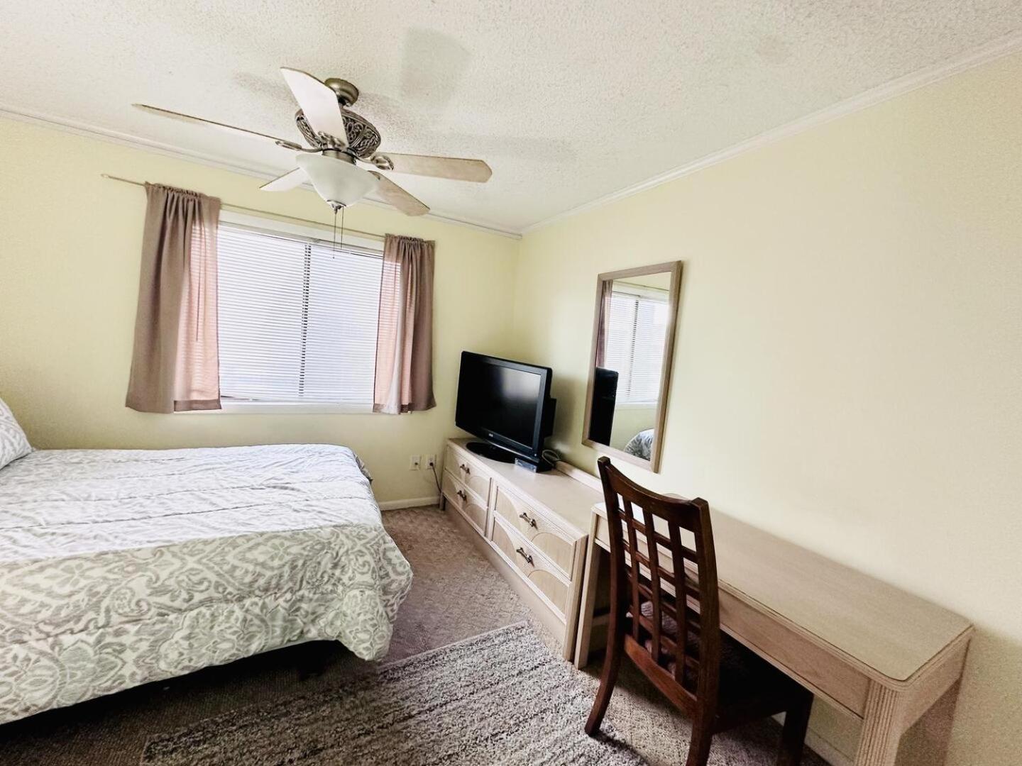 Apartment Tilghman And Racquet Club 222 *