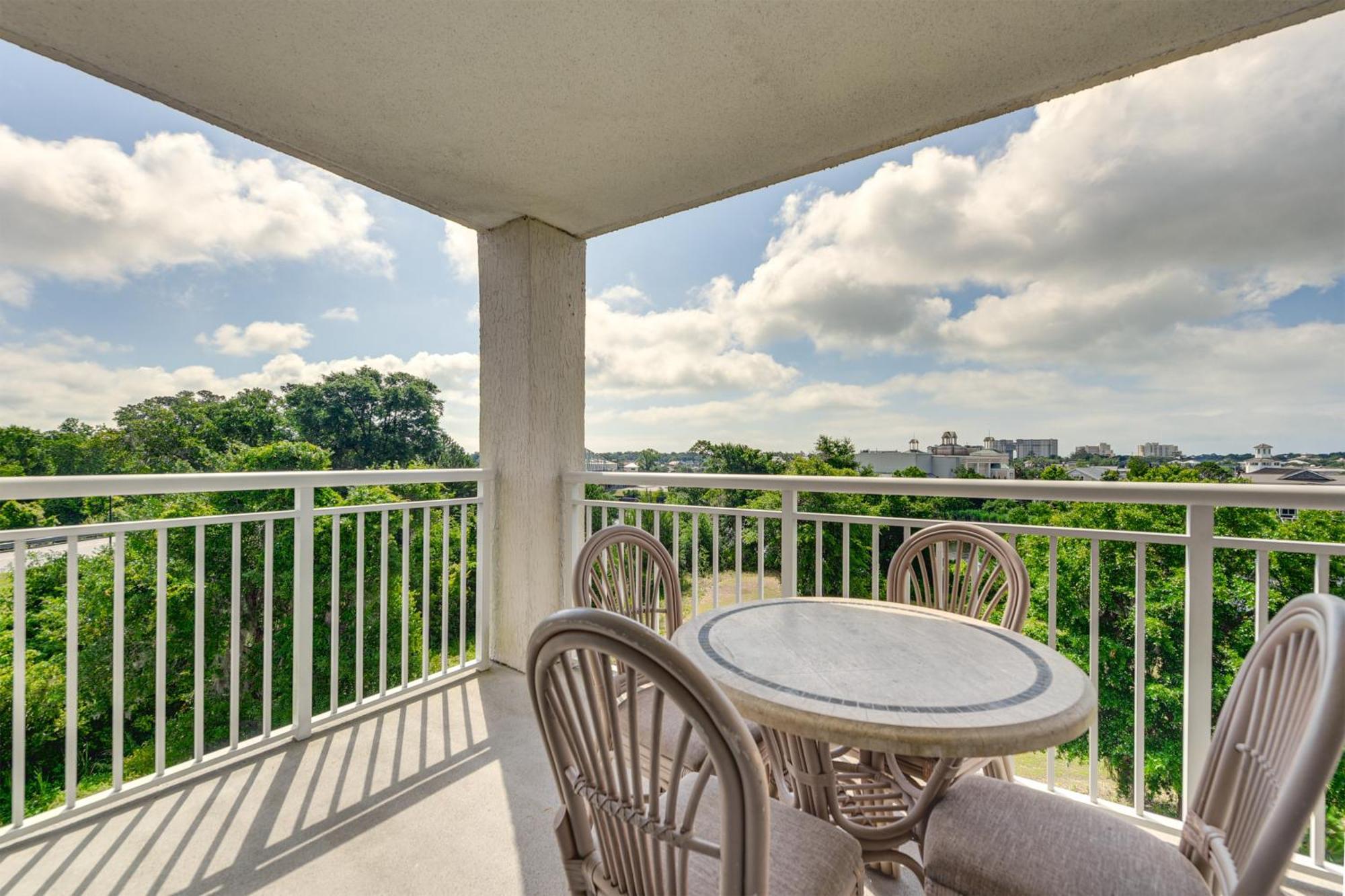 Barefoot With Waterway Views! Apartment