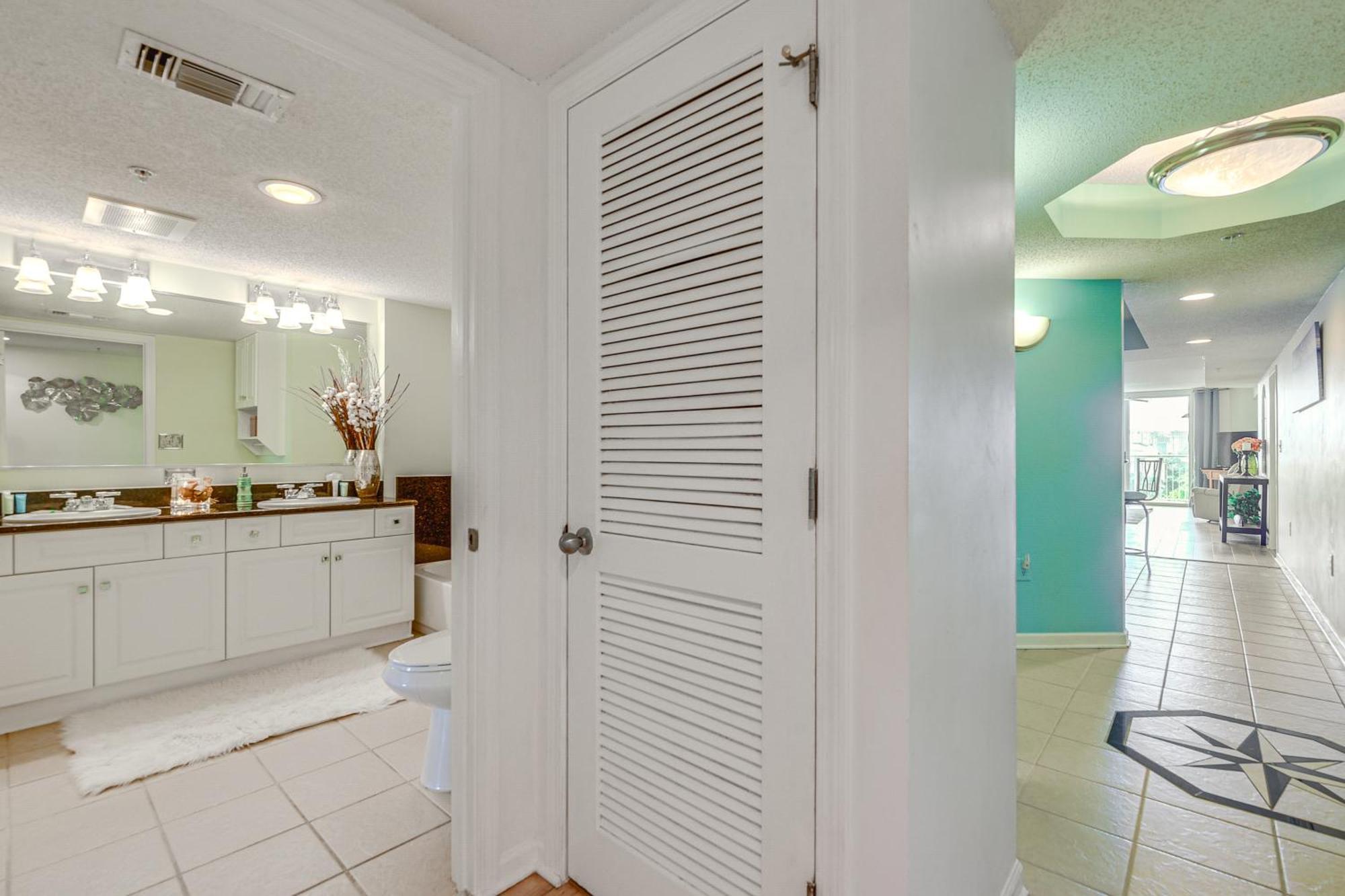 Barefoot With Waterway Views! Apartment
