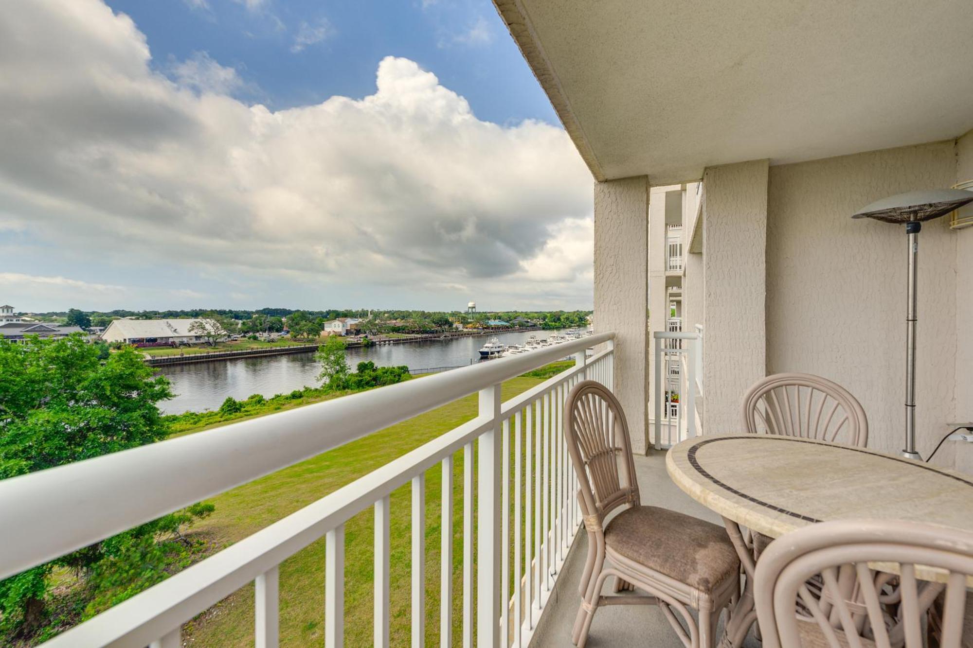 Barefoot With Waterway Views! Apartment *