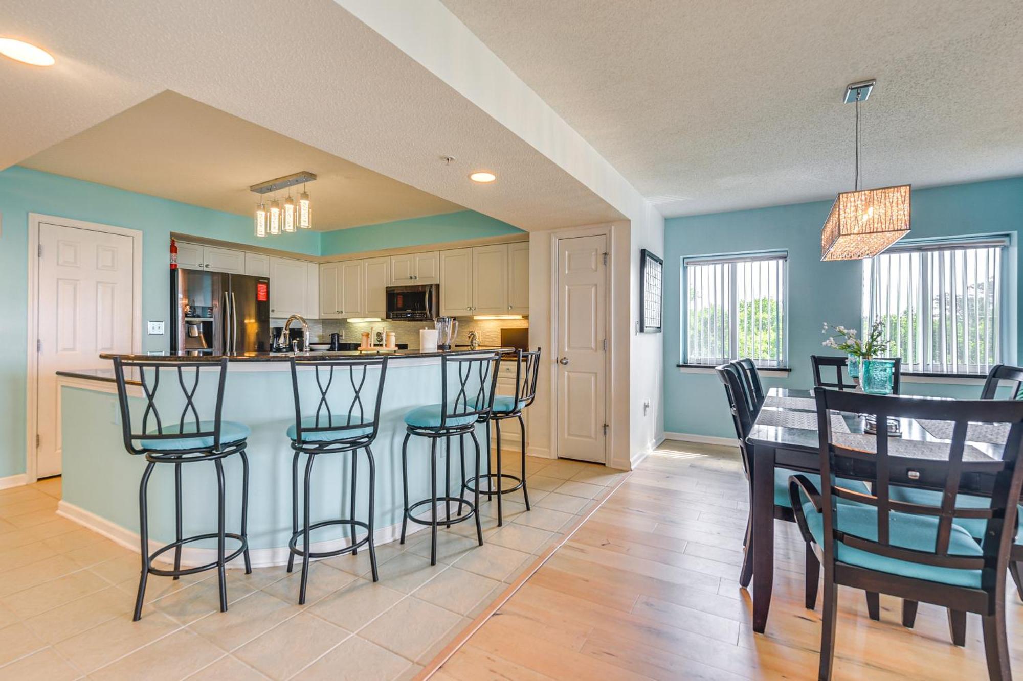 Apartment Barefoot With Waterway Views!