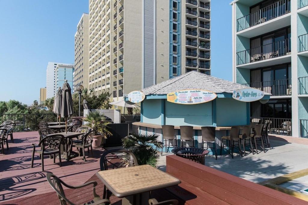 Aparthotel Compass Cove Resort, Unit 921, 3 Bedroom, 2 Bath, Direct Oceanfront Myrtle Beach