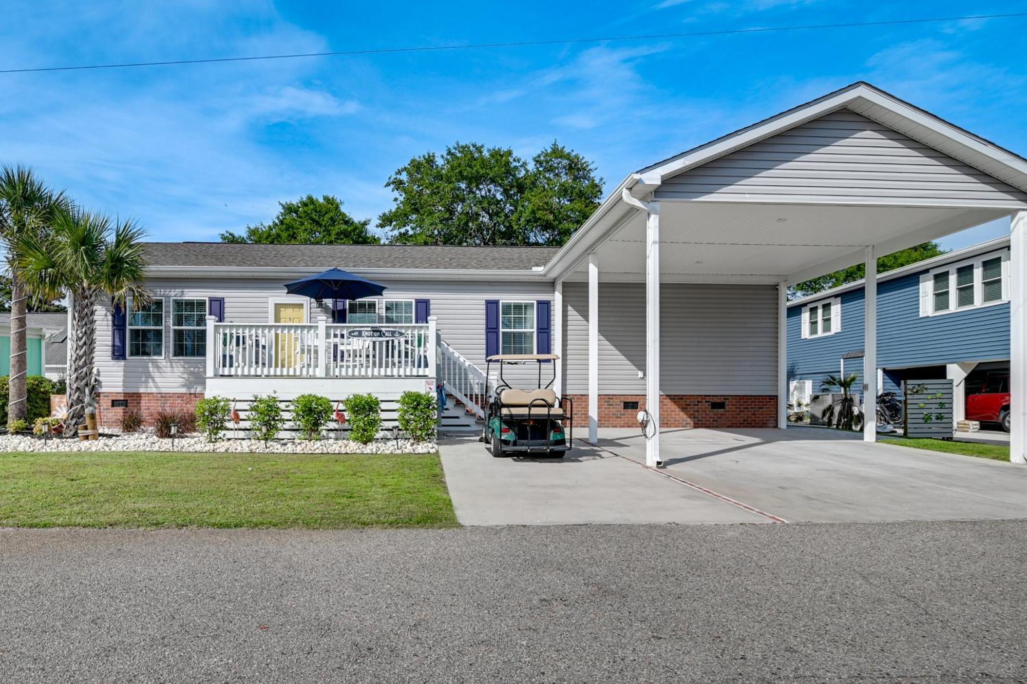 Holiday home Sunny Myrtle - 1 Mi To Ocean! *