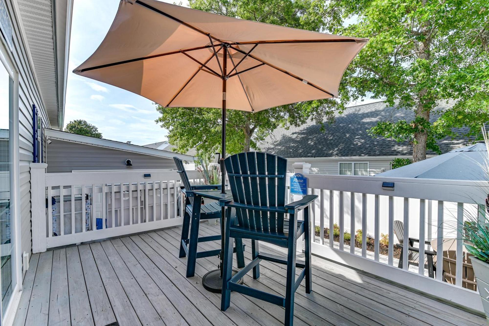 Holiday home Sunny Myrtle - 1 Mi To Ocean!