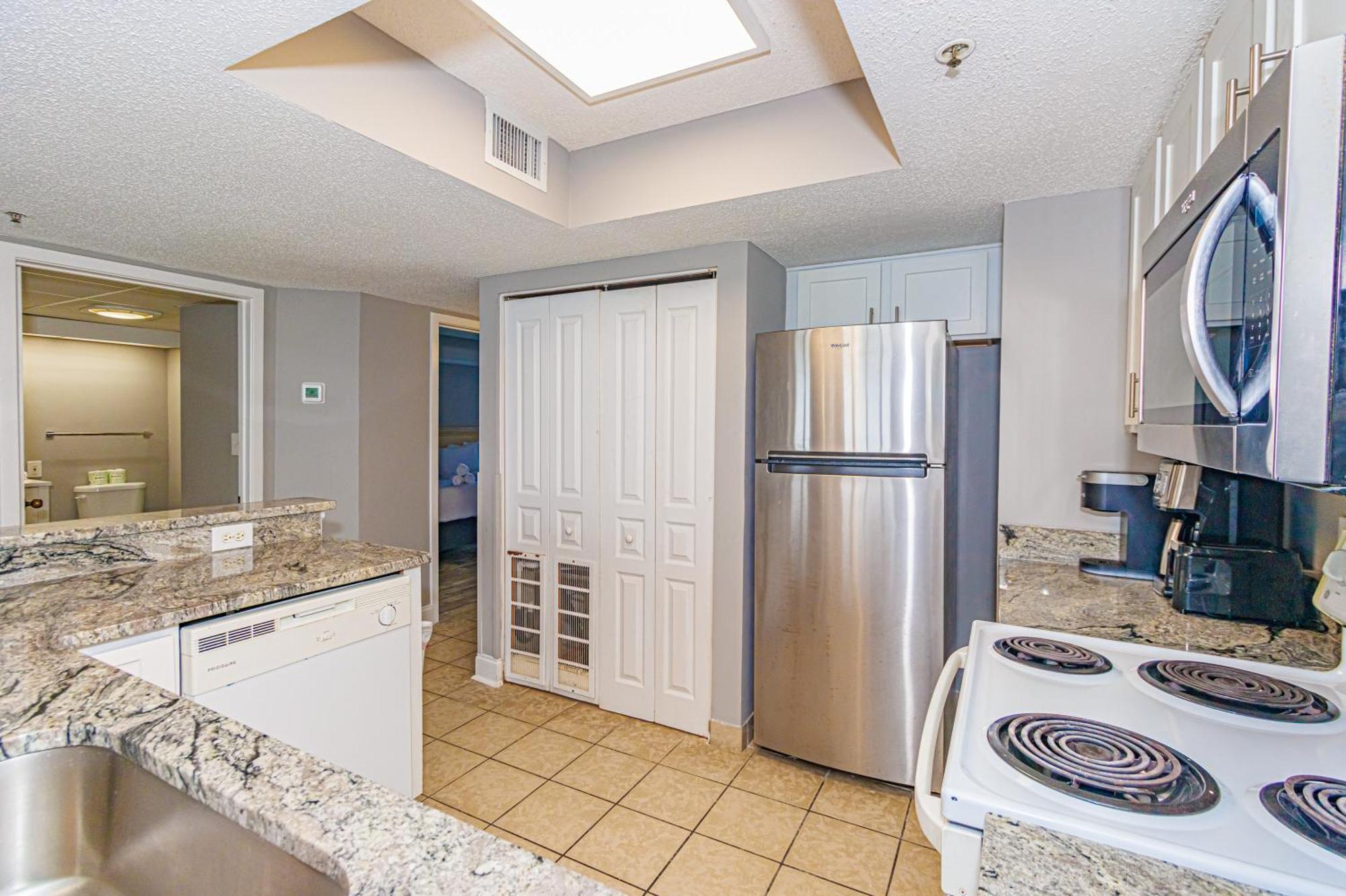 Direct Oceanfront 3 Bedroom - Compass Cove North Tower 1020 *