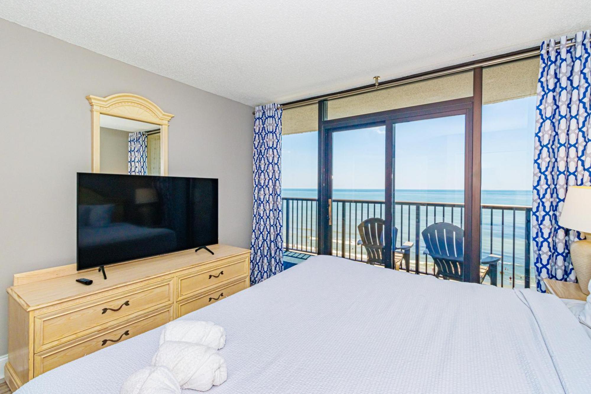 Direct Oceanfront 3 Bedroom - Compass Cove North Tower 1020 *