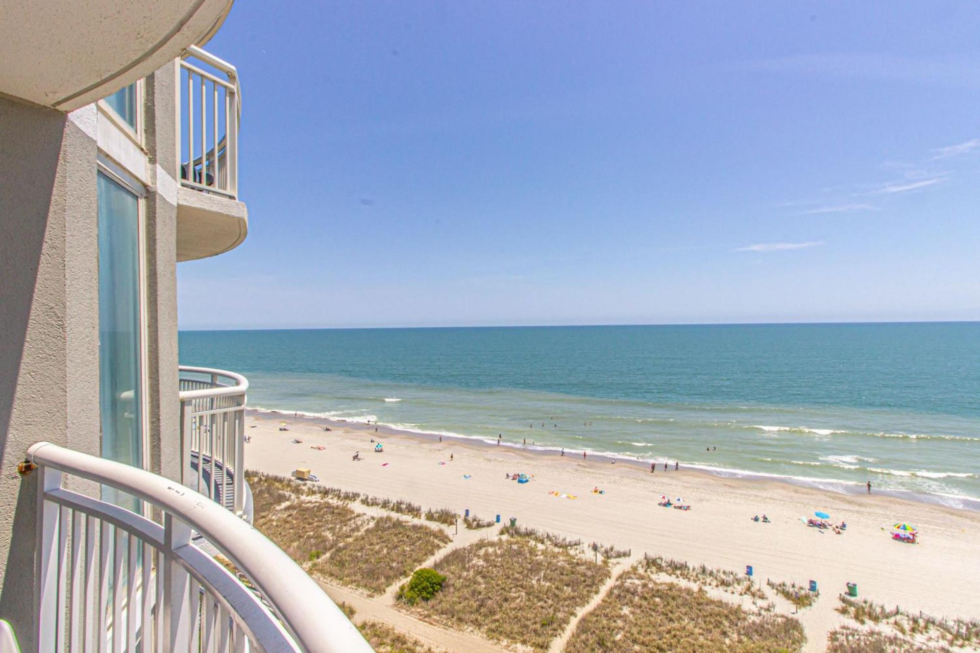 Holiday home Beautifully Decorated Direct Oceanfront 1 Bedroom 1 Ba Atlantica 1003