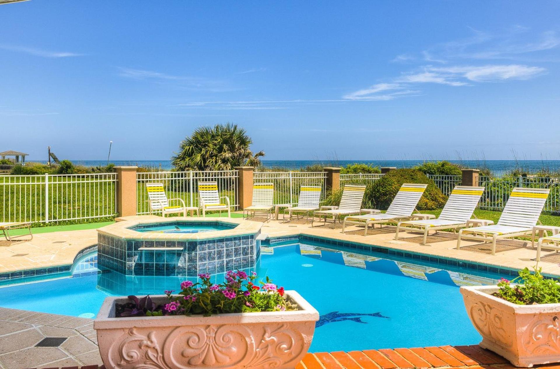 Holiday home Oceanfront Pool Hot Tub Kitchen Washer Dryer Downtown Myrtle Beach